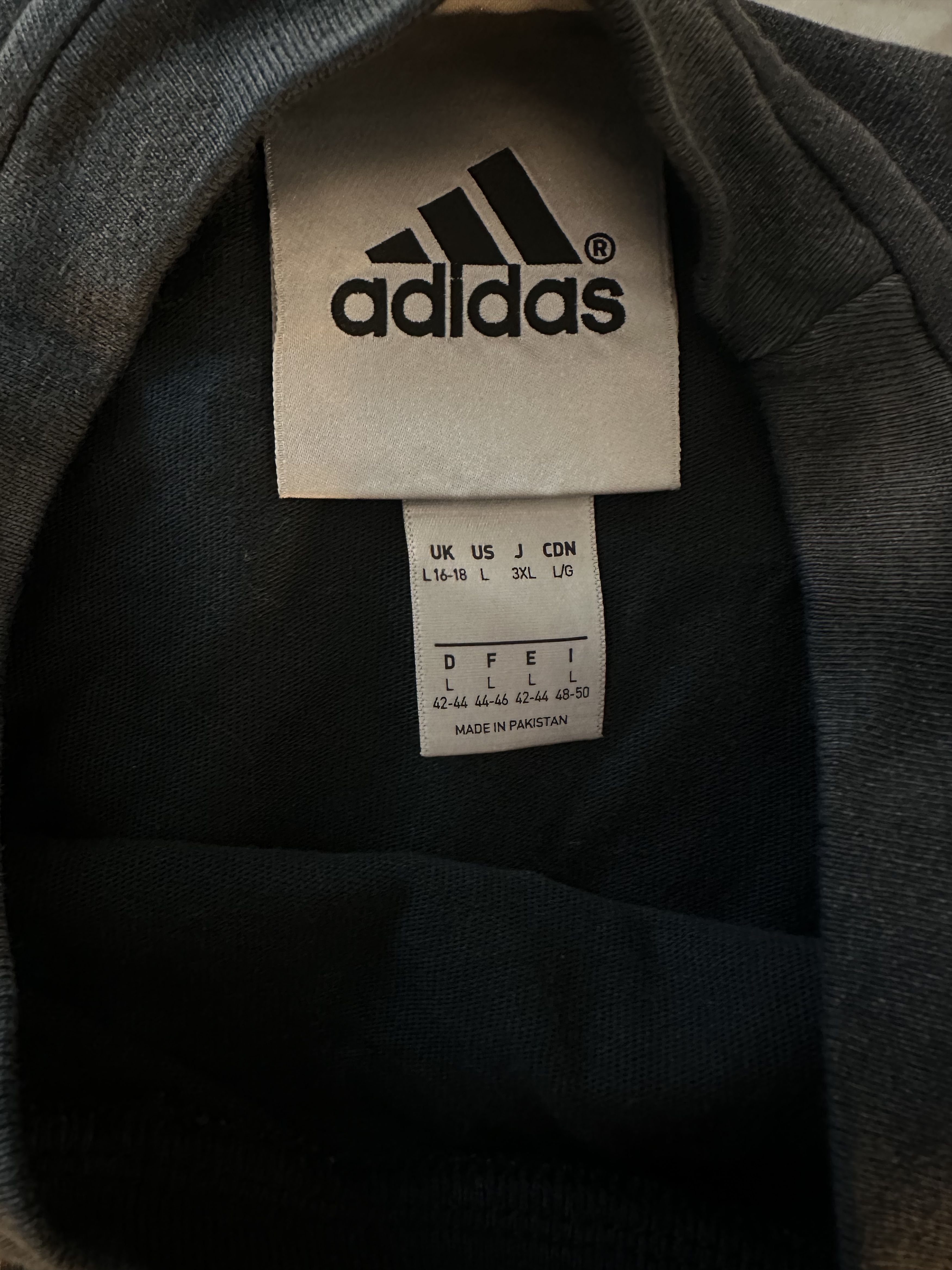 Adidas Adidas Bleached Y2K Athletic Tee Sun Wash Size US M / EU 48-50 / 2 - 4 Thumbnail