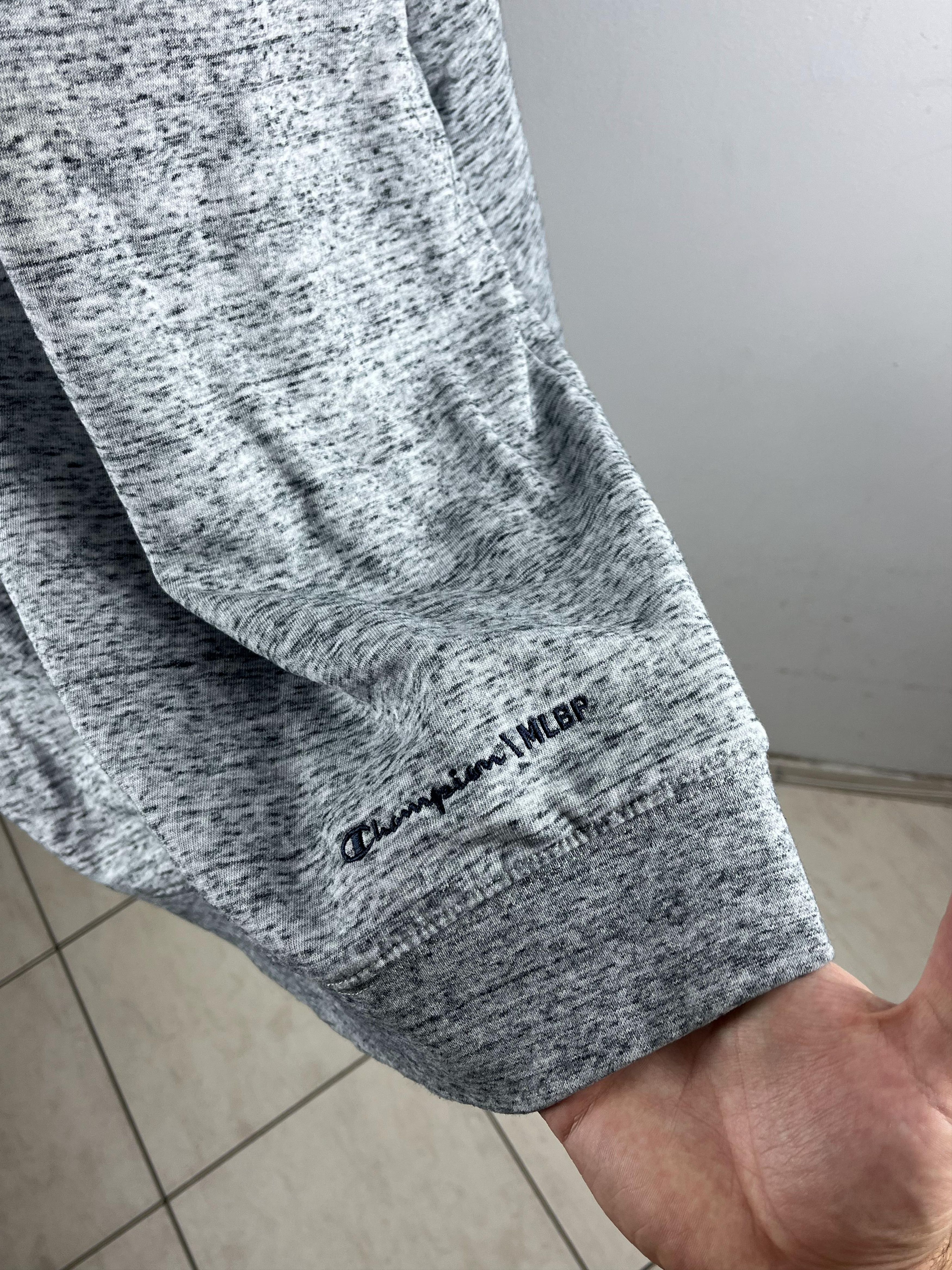 Champion × New York Yankees RARE! New York Yankees Champion Big Logo Sweatshirt Size US L / EU 52-54 / 3 - 8 Thumbnail