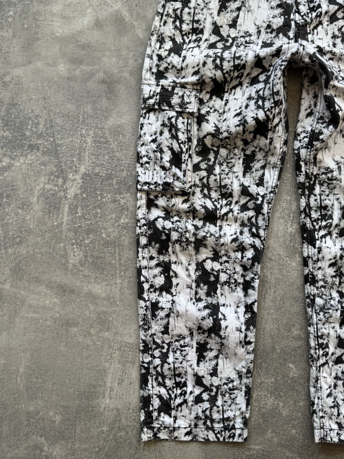 Pleasures Pleasures Cargo TV Static Print Pants Size US 34 / EU 50 - 6 Thumbnail
