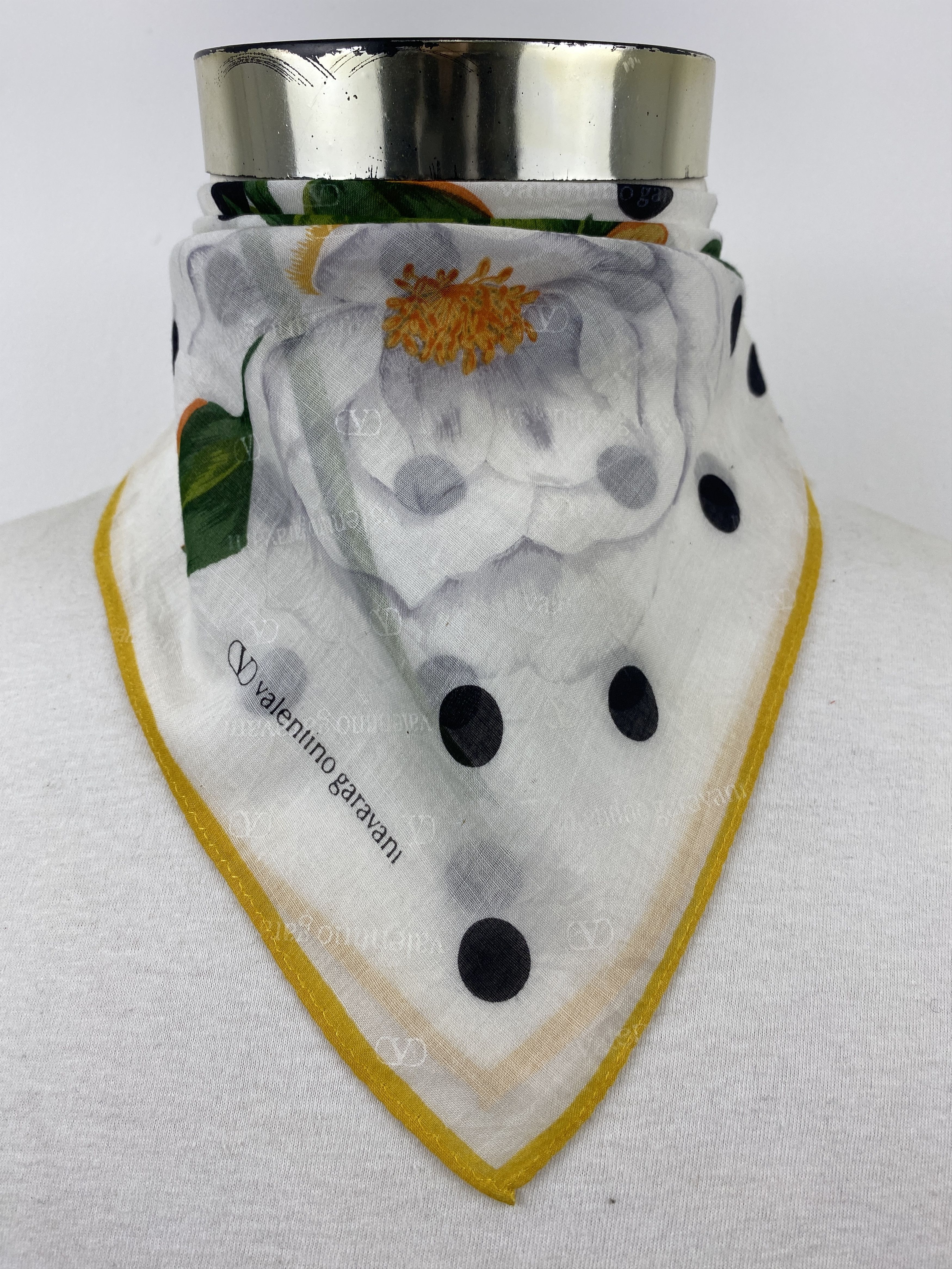 Valentino Garavani Handkerchief / Neckerchief HKC0701
