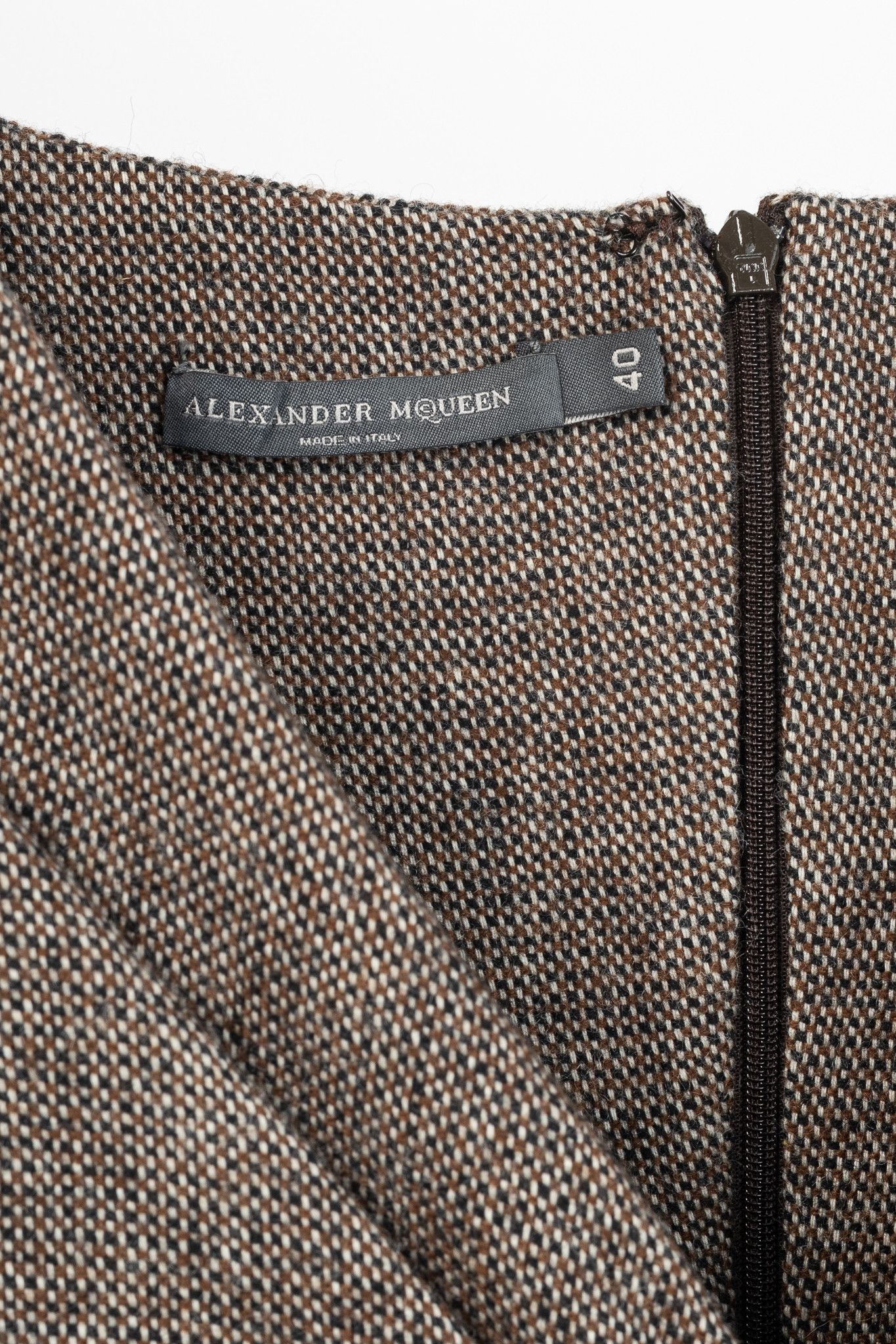 Alexander McQueen Alexander McQueen AW05 Wool Tweed Crossover-Waist Dress Size S / US 4 / IT 40 - 4 Thumbnail