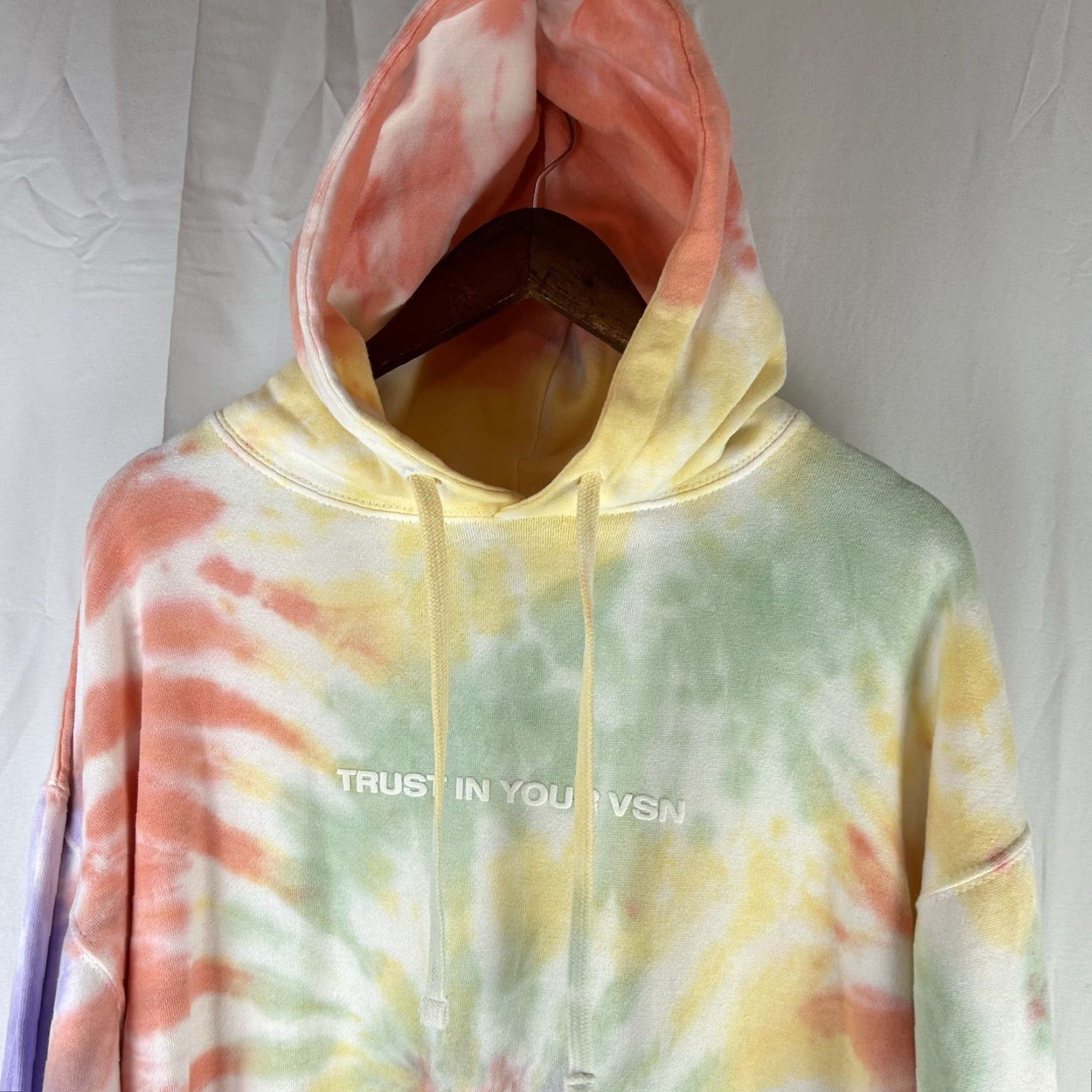 Vintage WRLDINVSN Sweatshirt Hoodie Mens Large Tie Dye Graphic Print Hooded Pullover Pockets Streetwear VSN Trust in Your VSN Size US L / EU 52-54 / 3 - 2 Thumbnail