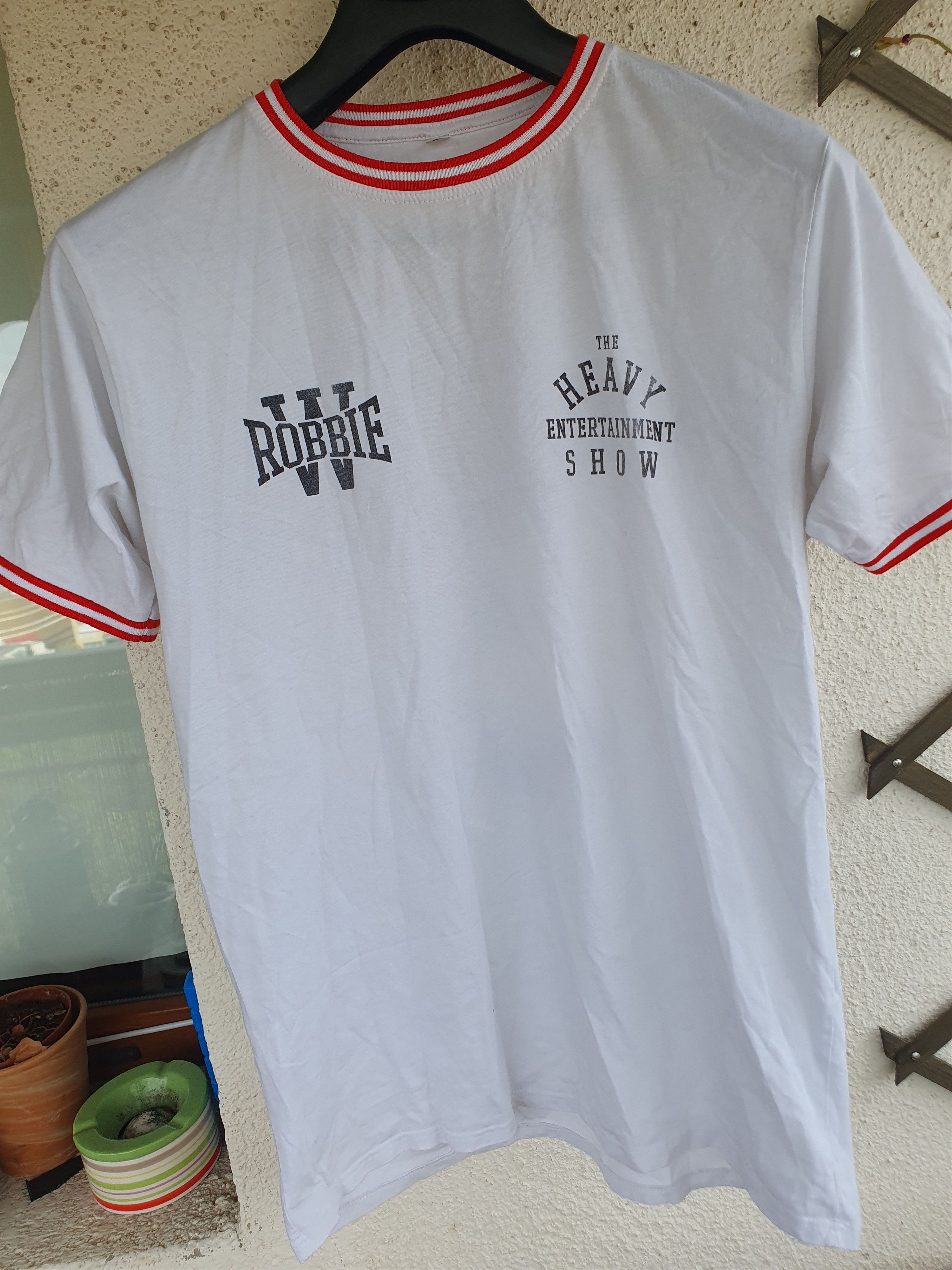 Band Tees Robbie Williams The Heavy Entertainment Show t-shirt #3 sz M Size US M / EU 48-50 / 2 - 3 Thumbnail