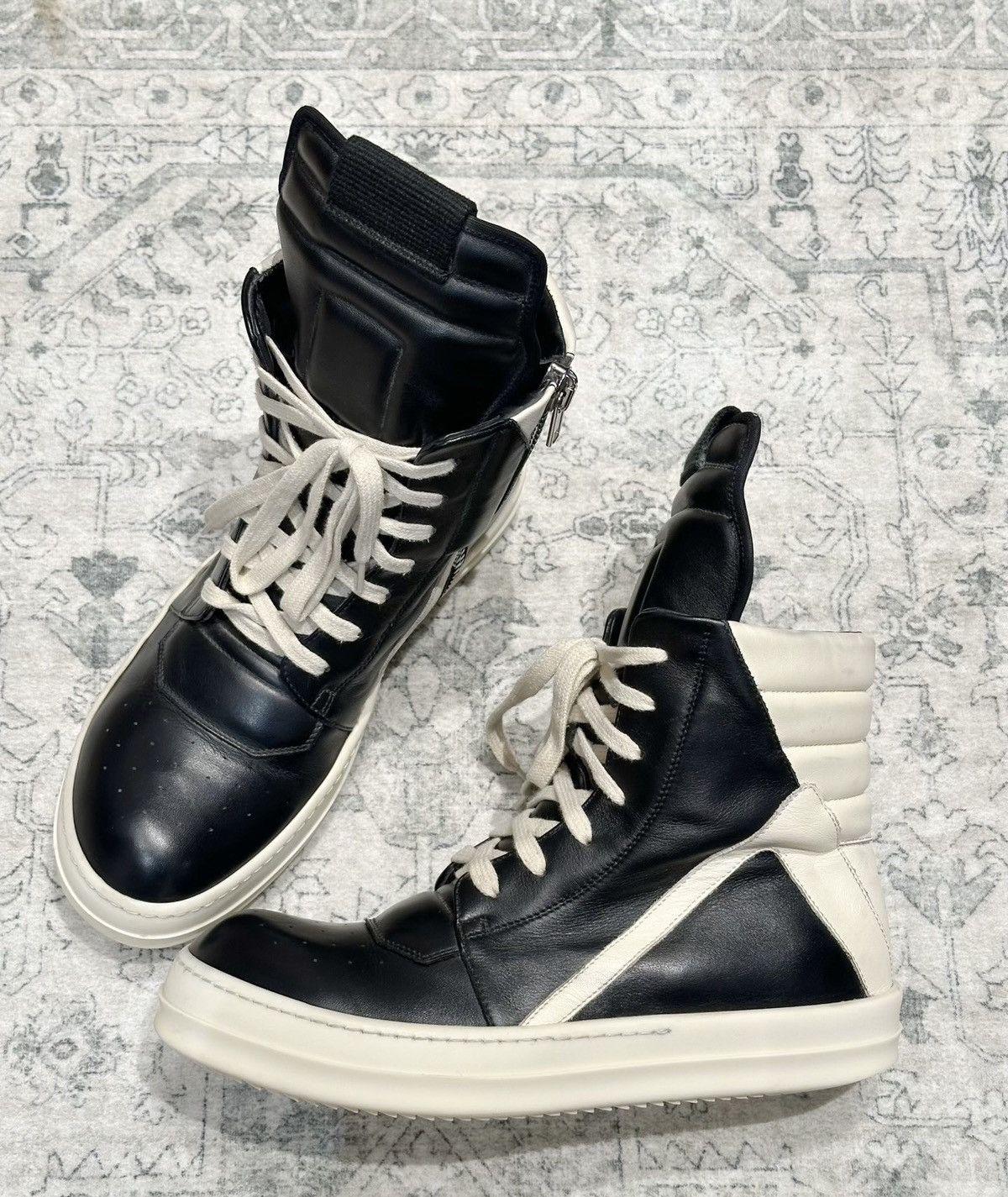 Rick Owens Rick Owens High-Top Black & White Inverted Triangle Size US 8 / EU 41 - 5 Thumbnail