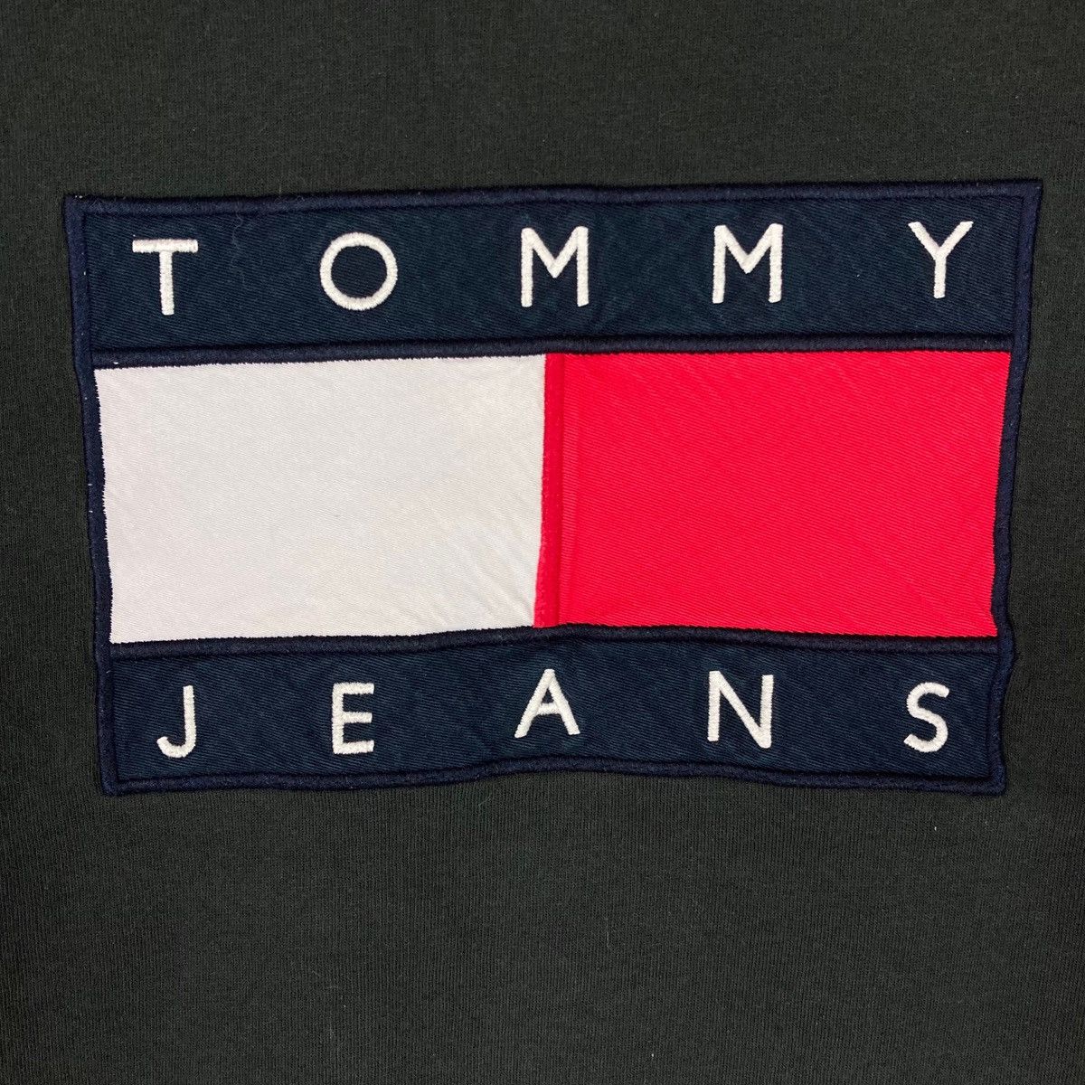 Tommy Hilfiger Vintage Tommy Hilfiger Jeans Big Logo Pullover Jumper Size US S / EU 44-46 / 1 - 3 Thumbnail