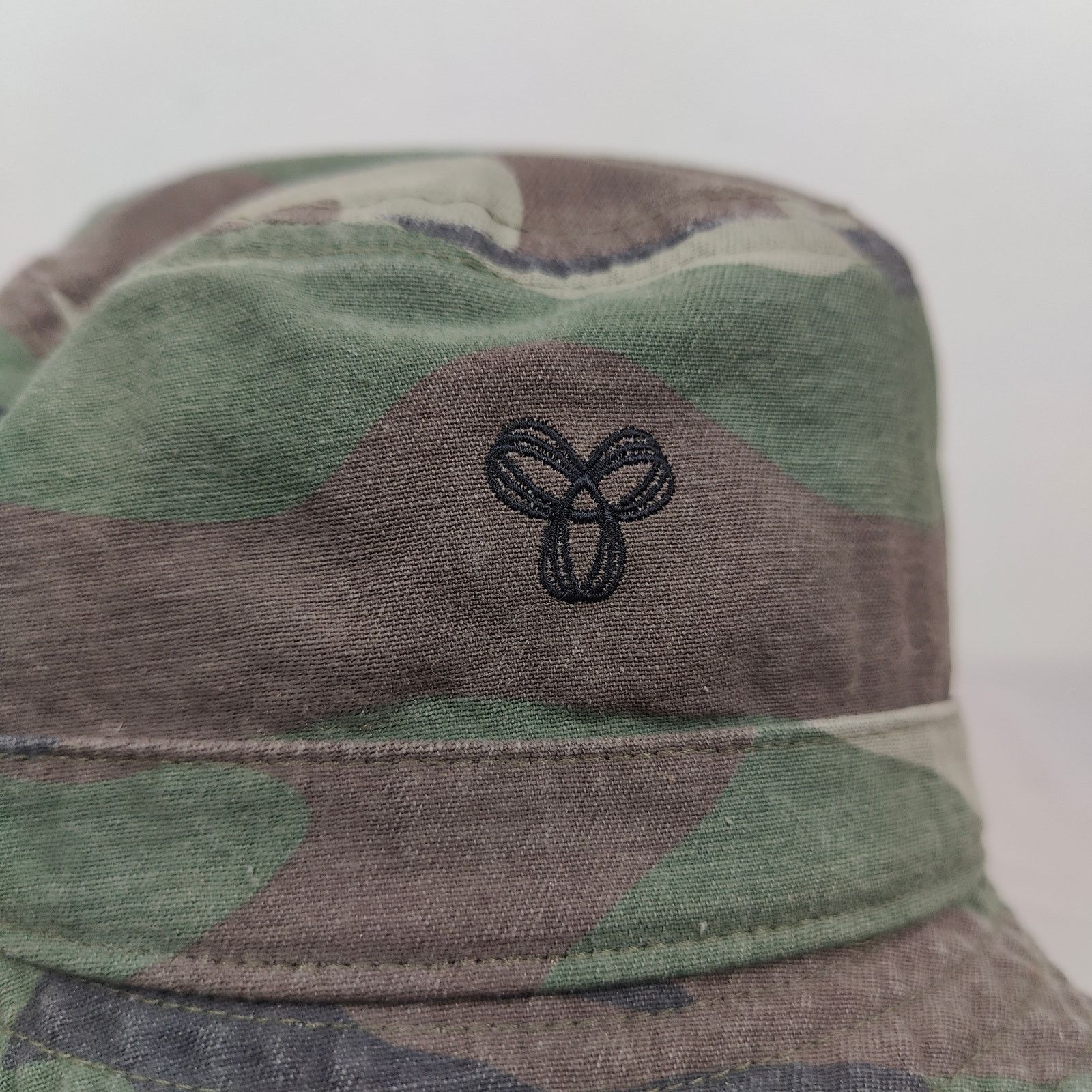 Aritzia Aritzia TNA Bucket Hat Womens Small Medium Green Camo Size ONE SIZE - 2 Thumbnail