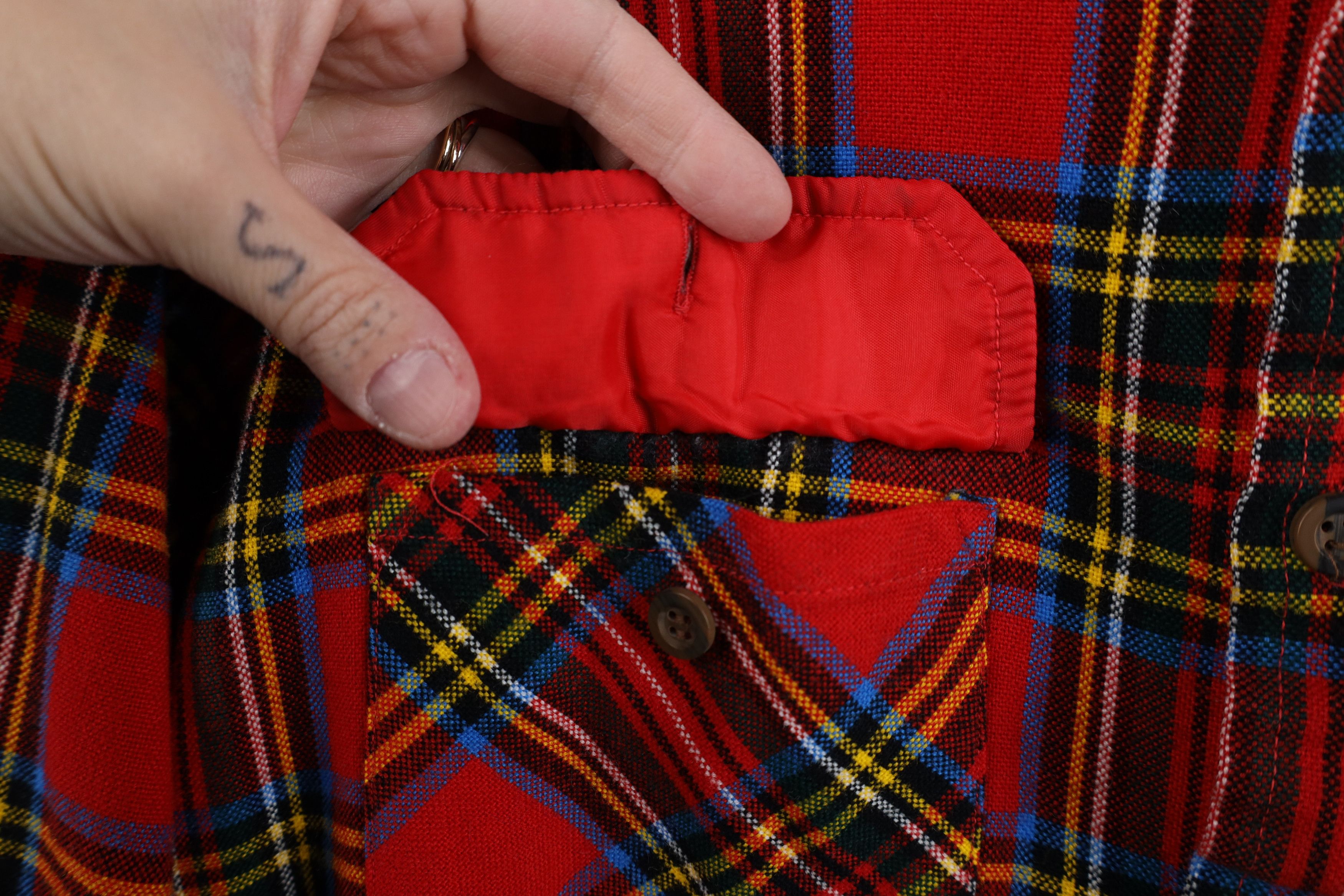 Vintage Vintage 70s Streetwear Knit Collared Button Shirt Plaid Size US L / EU 52-54 / 3 - 8 Thumbnail