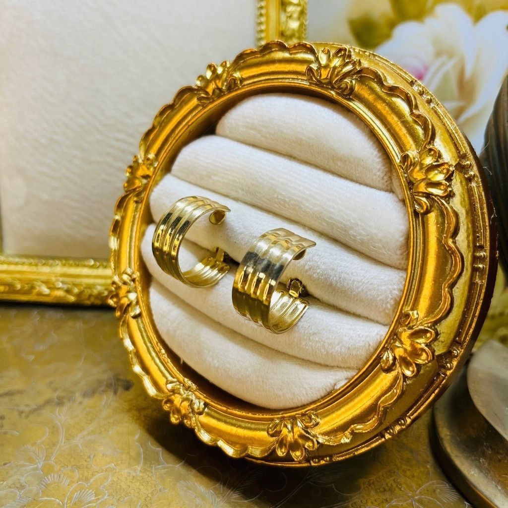 Vintage Vintage Gold Toned Hoop Earrings Clip On Retro Glam Size ONE SIZE - 2 Thumbnail