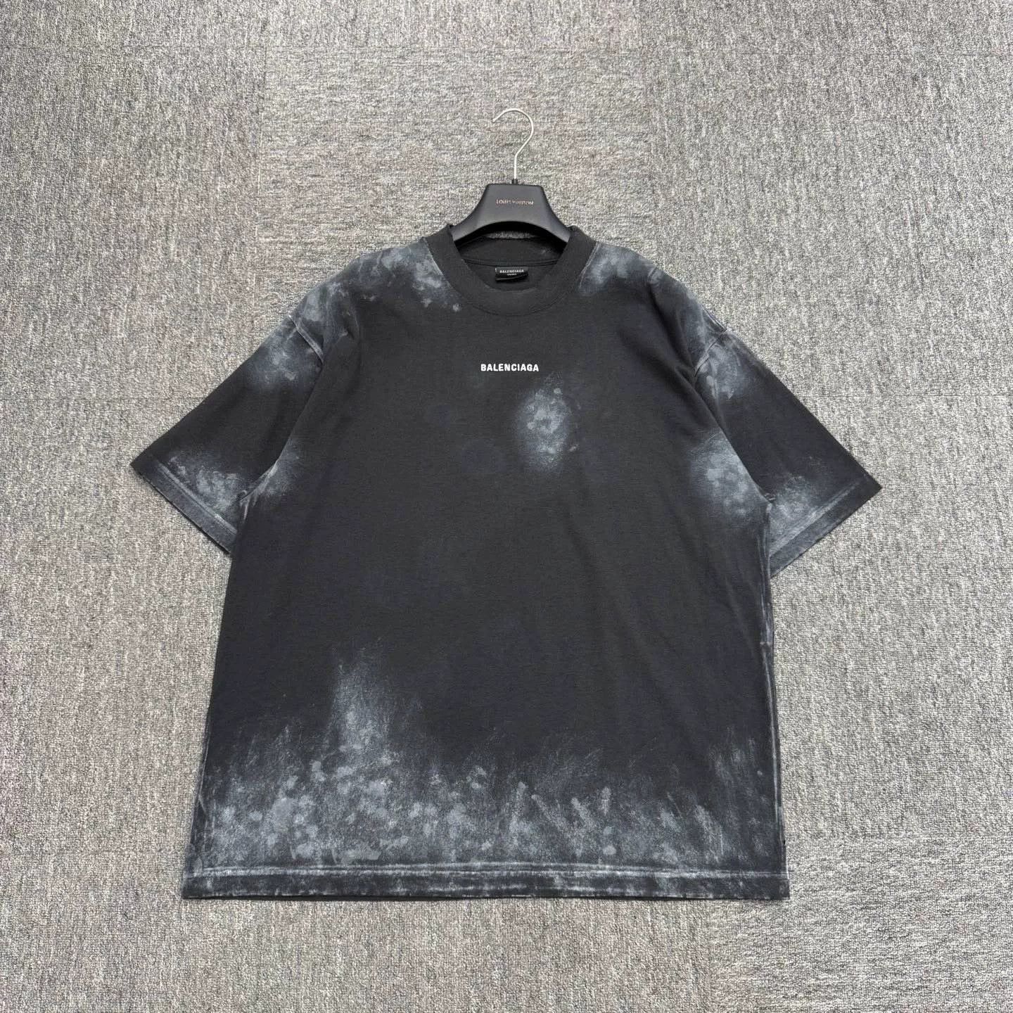 Balenciaga Balenciaga Embroidered Paint Splatter Tee Size US L / EU 52-54 / 3 - 1 Thumbnail