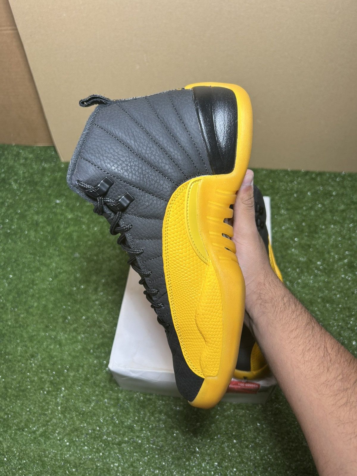 Jordan Brand Jordan 12 University Gold Size US 9 / EU 42 - 8 Thumbnail