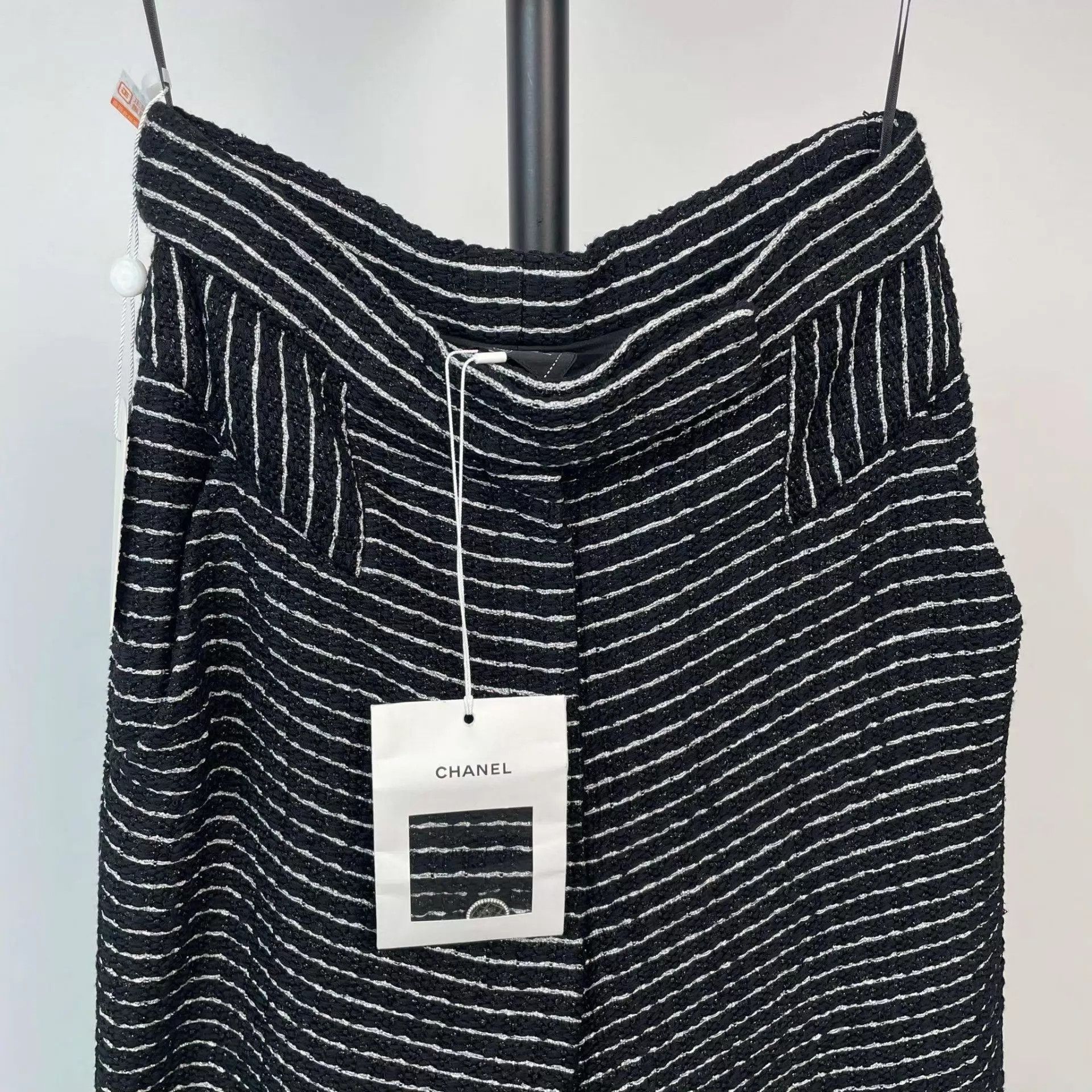 Chanel Chanel 23P Wool Colorblocked Pants Black Silver New Extra 36 Size 26" / US 2 / IT 38 - 4 Thumbnail