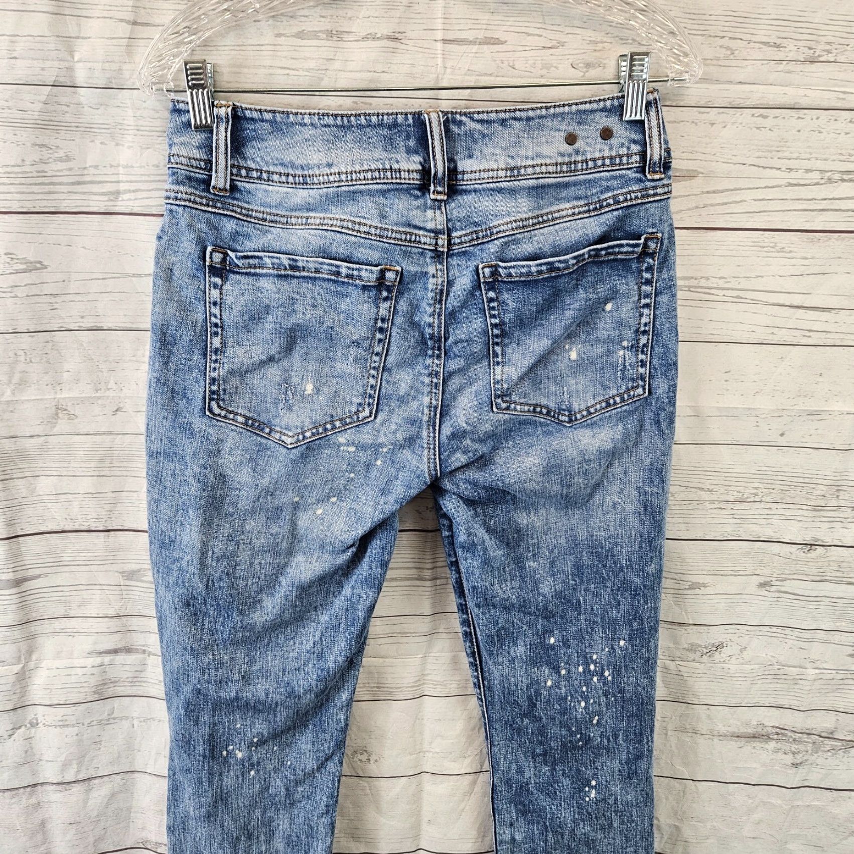 Vintage Cabi Womens Cinch Skinny Jeans Sz 6 Blue Bleach Splatter Mid Rise Denim Jeans Women Size 6 Skinny Rise 9.5 Inseam 29.5 Inseam 29.5 Womens Size 28" / US 6 / IT 42 - 4 Thumbnail