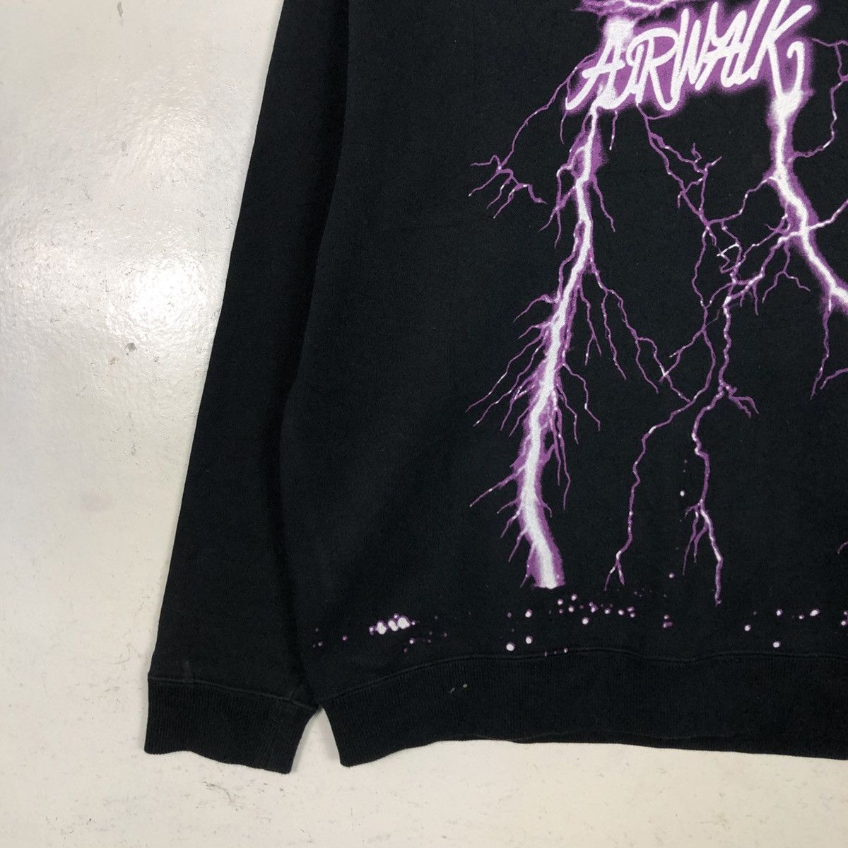 Japanese Brand 📌Vintage Sweatshirt Airwalk Storm Design Big Logo Size US L / EU 52-54 / 3 - 6 Thumbnail