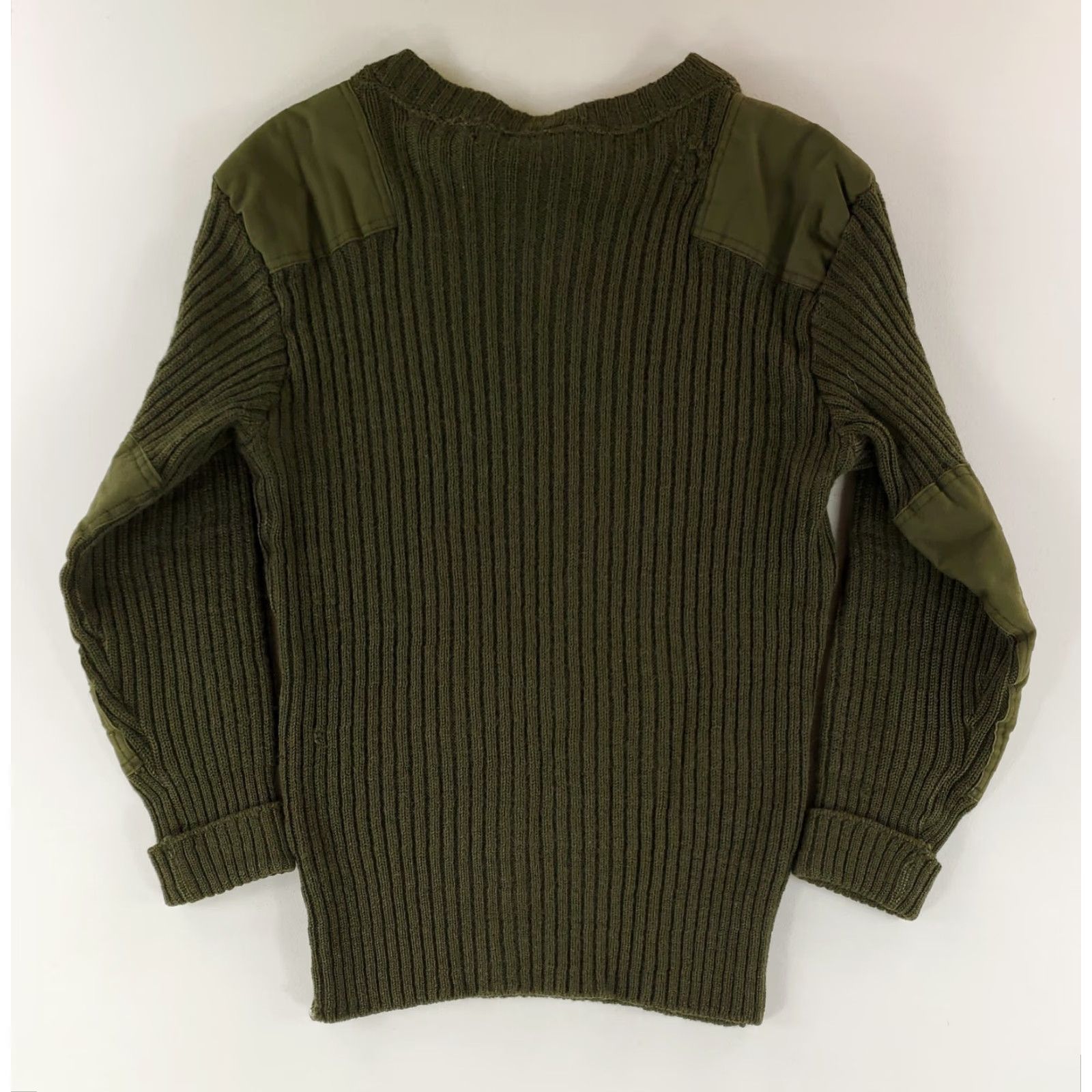 Commando VINTAGE USMC Commando Sweater 100% Wool Olive Green Pullover Mens L 42 Green Pullover Men L 42 Mended hole Size US L / EU 52-54 / 3 - 4 Thumbnail