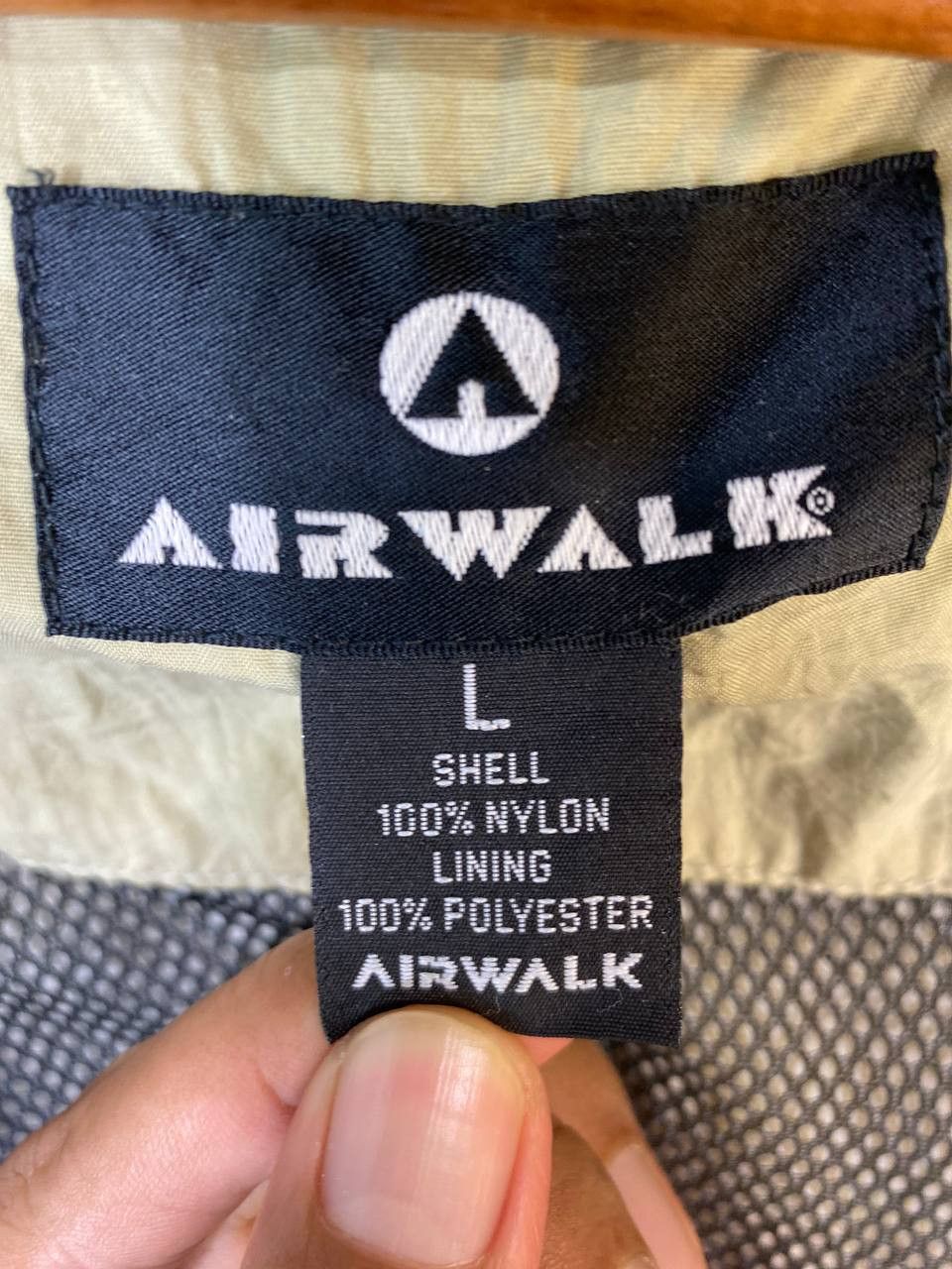 Airwalk vintage airwalk sidetape jacket nice design Size US L / EU 52-54 / 3 - 8 Thumbnail