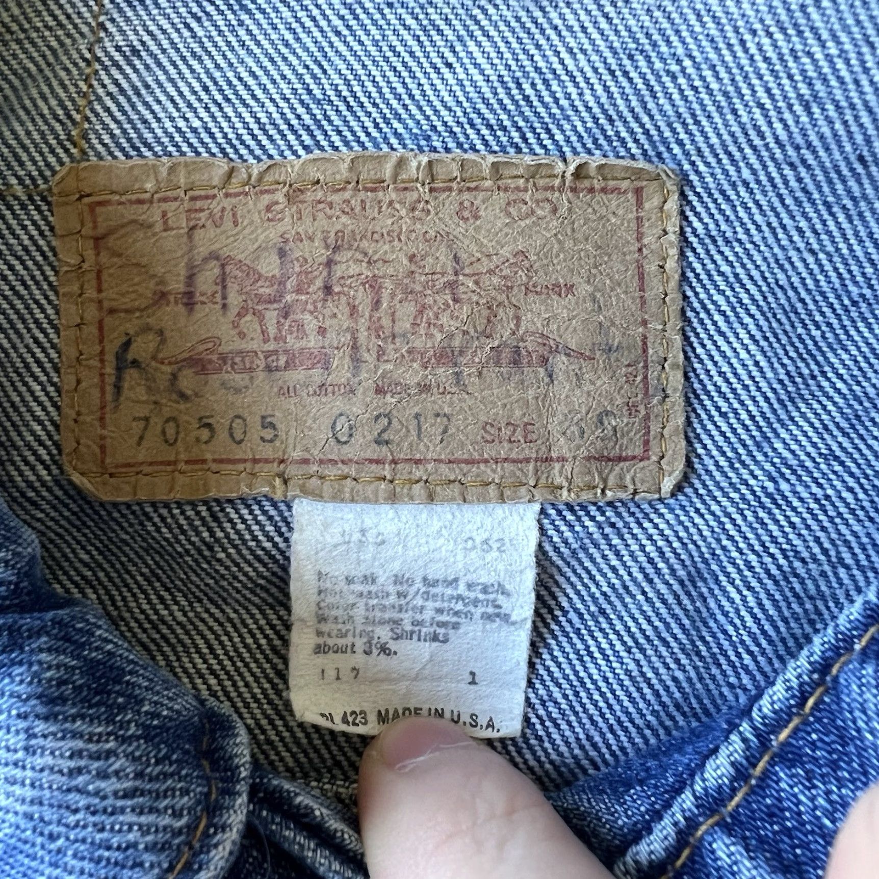 Levi's VTG Levi’s 70505-0217 Type 3 Indigo Denim Jean Jacket Small 36 B Men USA 70s Trucker Size US 36 / EU 52 - 5 Thumbnail