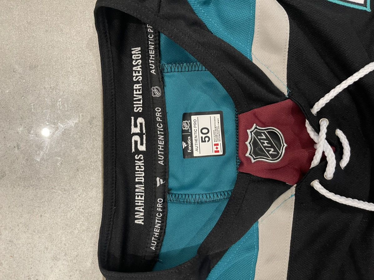 NHL Men's Anaheim Ducks Fanatics Selanne Purple breakaway jersey Size US M / EU 48-50 / 2 - 4 Thumbnail