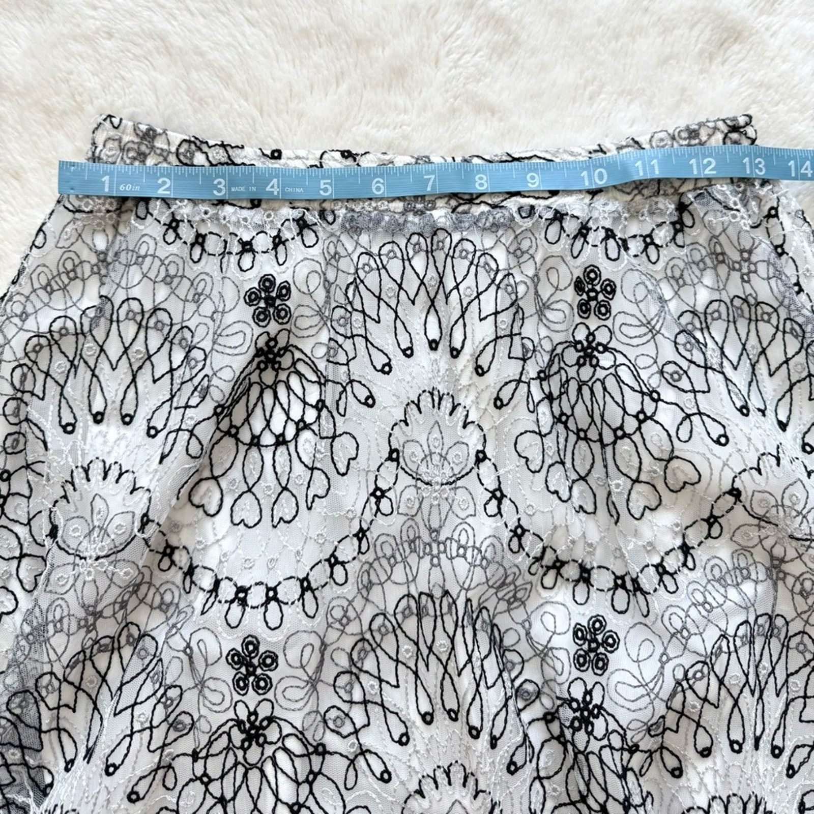 Ermanno Scervino Ermanno Scervino laces silk mid skirt size 42 IT or M 1900$ Size 28" / US 6 / IT 42 - 7 Thumbnail