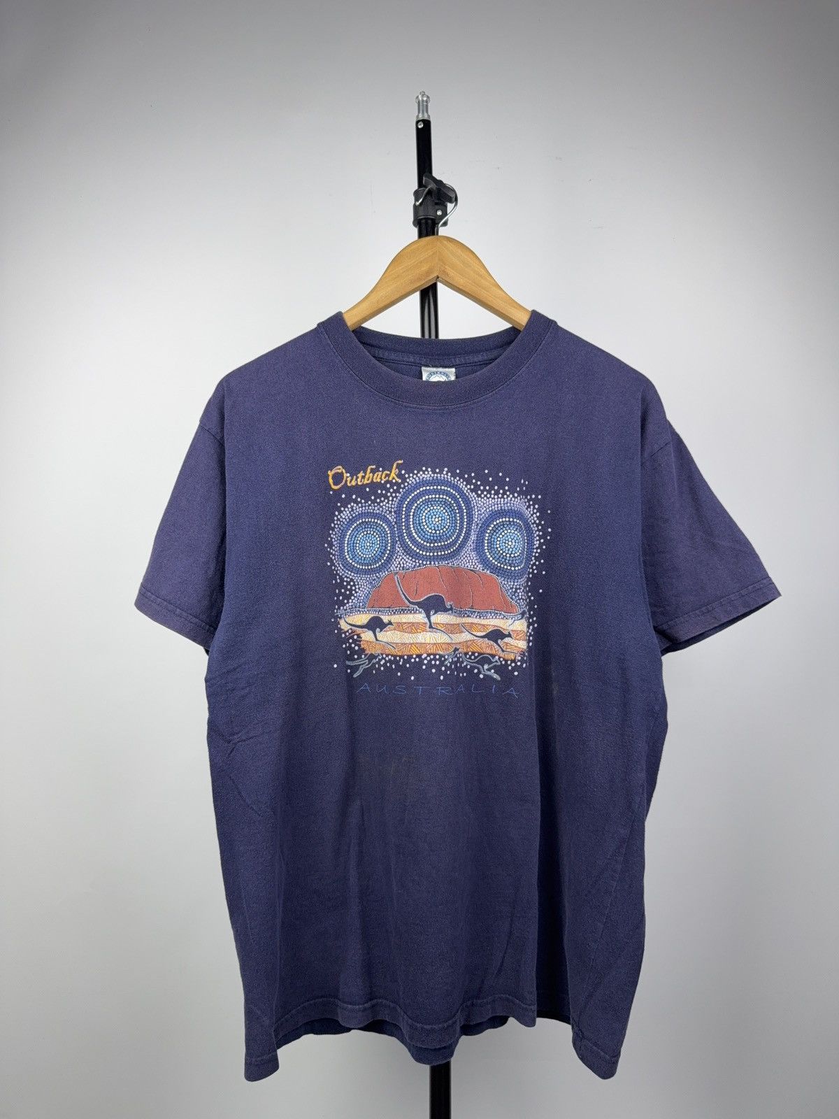 Vintage Vintage 90s Outback Australia Aboriginal Art Kangaroo Tee Size US L / EU 52-54 / 3 - 1 Thumbnail