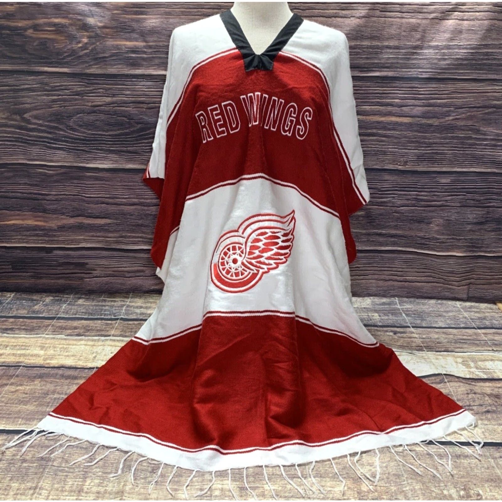 Vintage Detroit Red Wings NHL Pullover Poncho Blanket Woven Embroidered One Size Unisex Adults Carded Red Knit Blanket Pullover Winter Spring Fall Mens Womens Size ONE SIZE - 7 Thumbnail