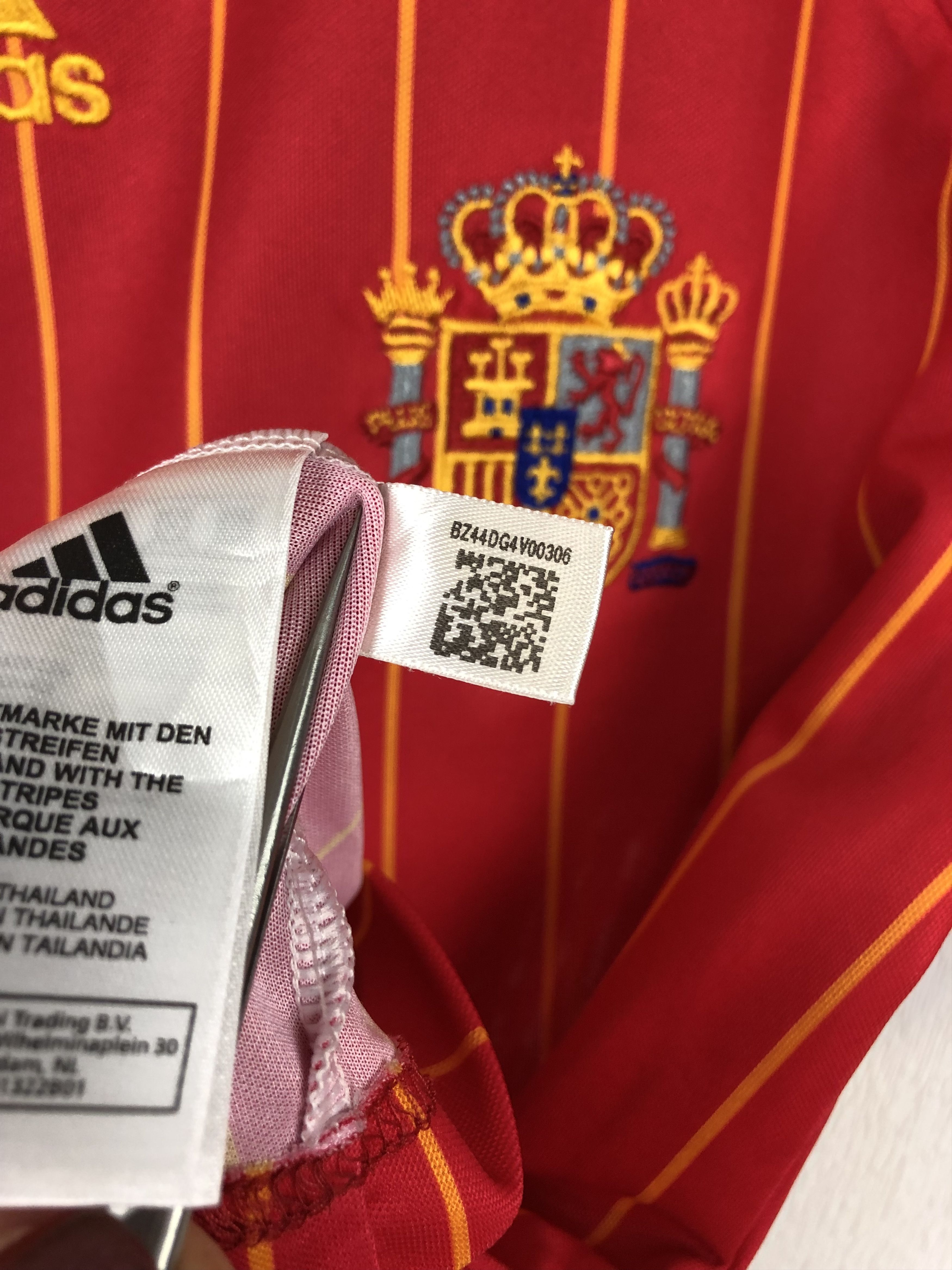 Adidas Spain Home football shirt 2005 Soccer Adidas Jersey Rare Size US S / EU 44-46 / 1 - 12 Thumbnail
