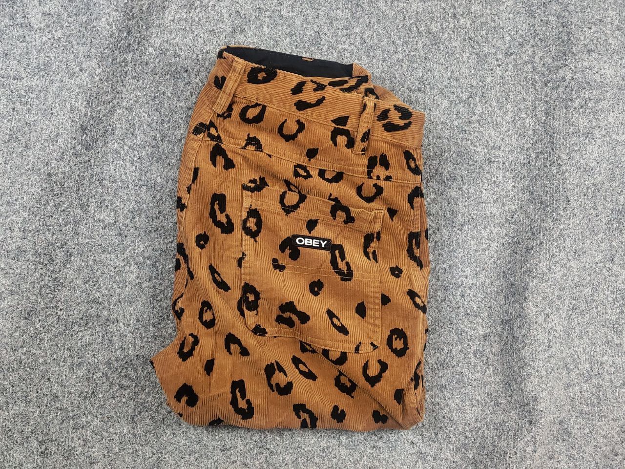 Obey Obey Abbott Painter Leopard Corduroy pants Vintage Y2K Size 28" / US 6 / IT 42 - 1 Thumbnail