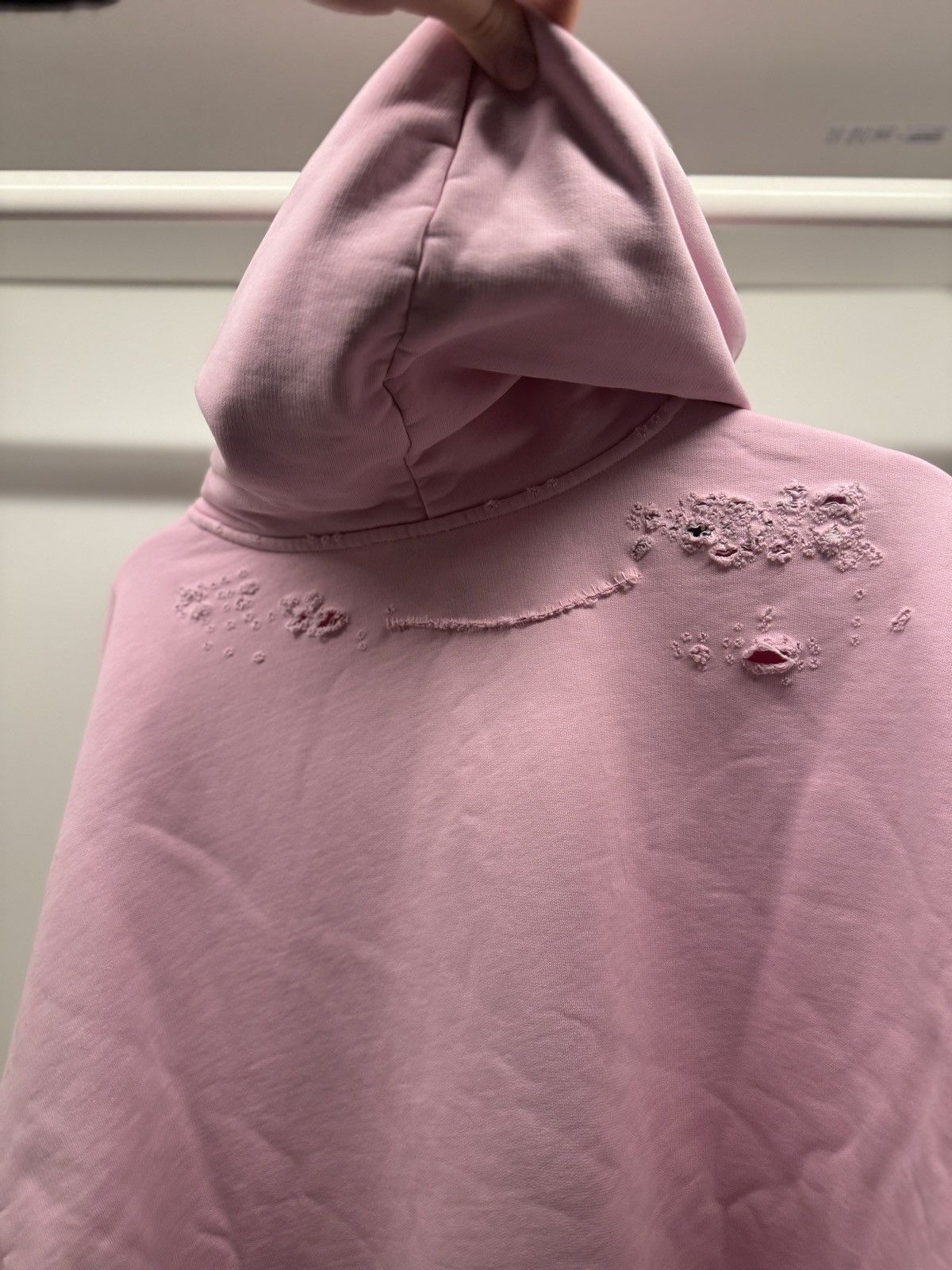 Balenciaga Balenciaga pink gothic logo distressed hoodie Size US M / EU 48-50 / 2 - 4 Thumbnail