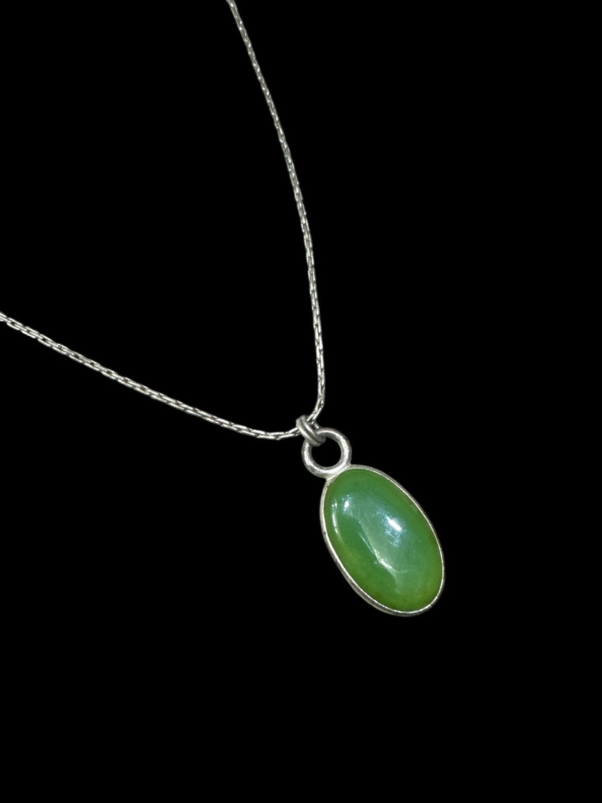Jewelry VINTAGE DOUBLE SIDED GREEN JADE & BALTIC AMBER NECKLACE Size ONE SIZE - 1 Thumbnail
