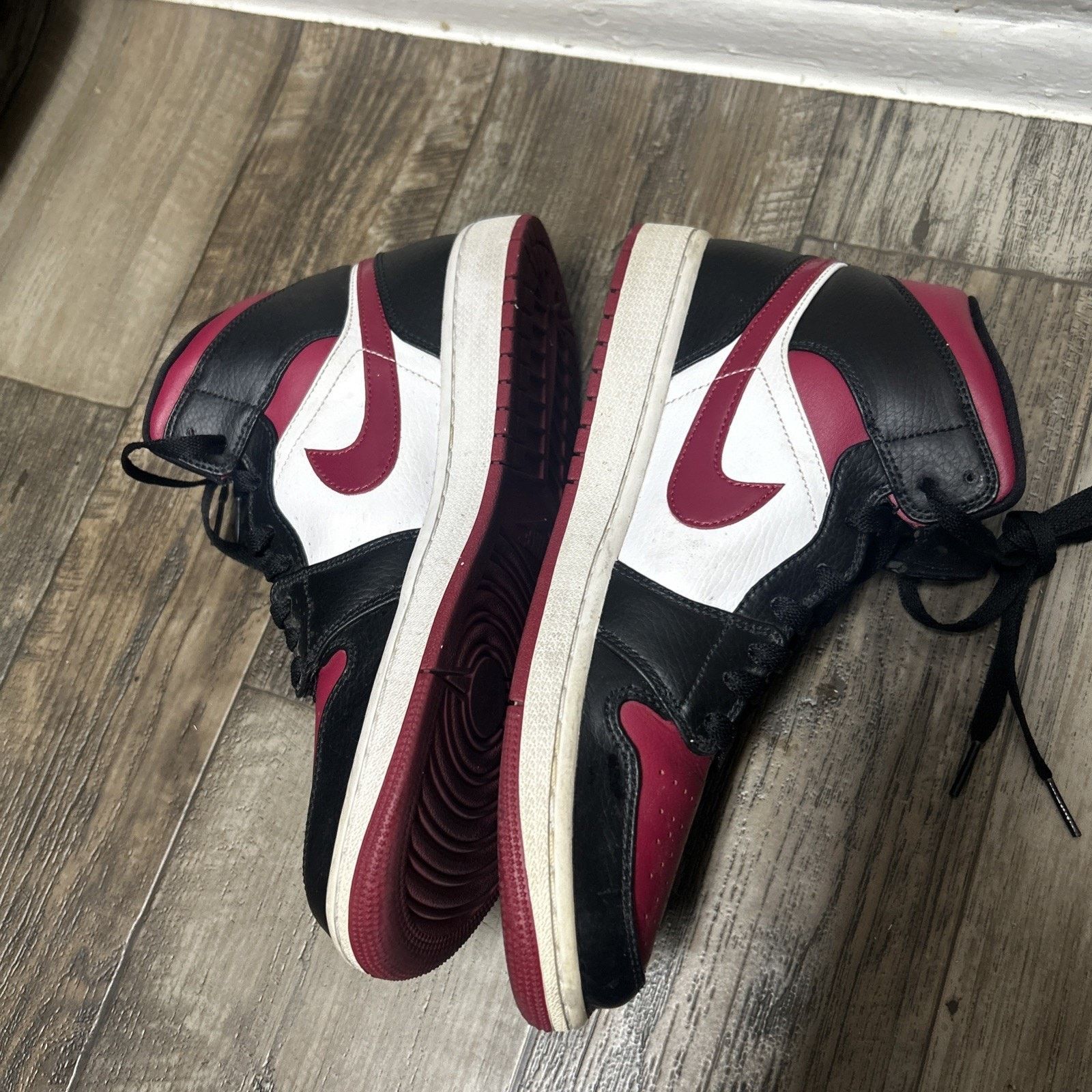 Nike Size 9 - Air Jordan 1 Mid Noble Red Size US 9 / EU 42 - 3 Thumbnail