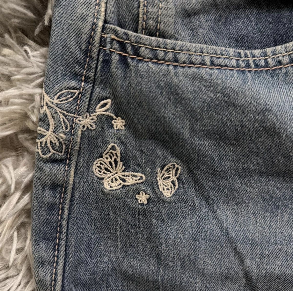 Hollister Women’s Low Rise Baggy Jeans Size 27" / US 4 / IT 40 - 2 Thumbnail