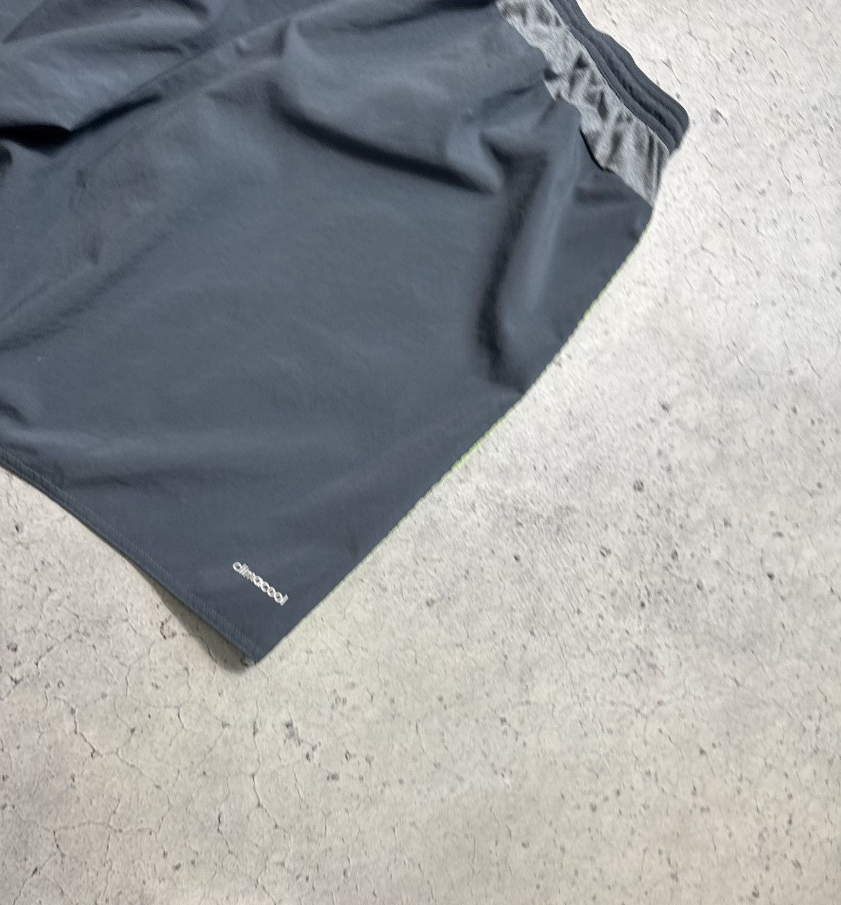 Adidas × Vintage Adidas FC Real Madrid Nylon Soccer Shorts Y2K Size US 34 / EU 50 - 7 Thumbnail