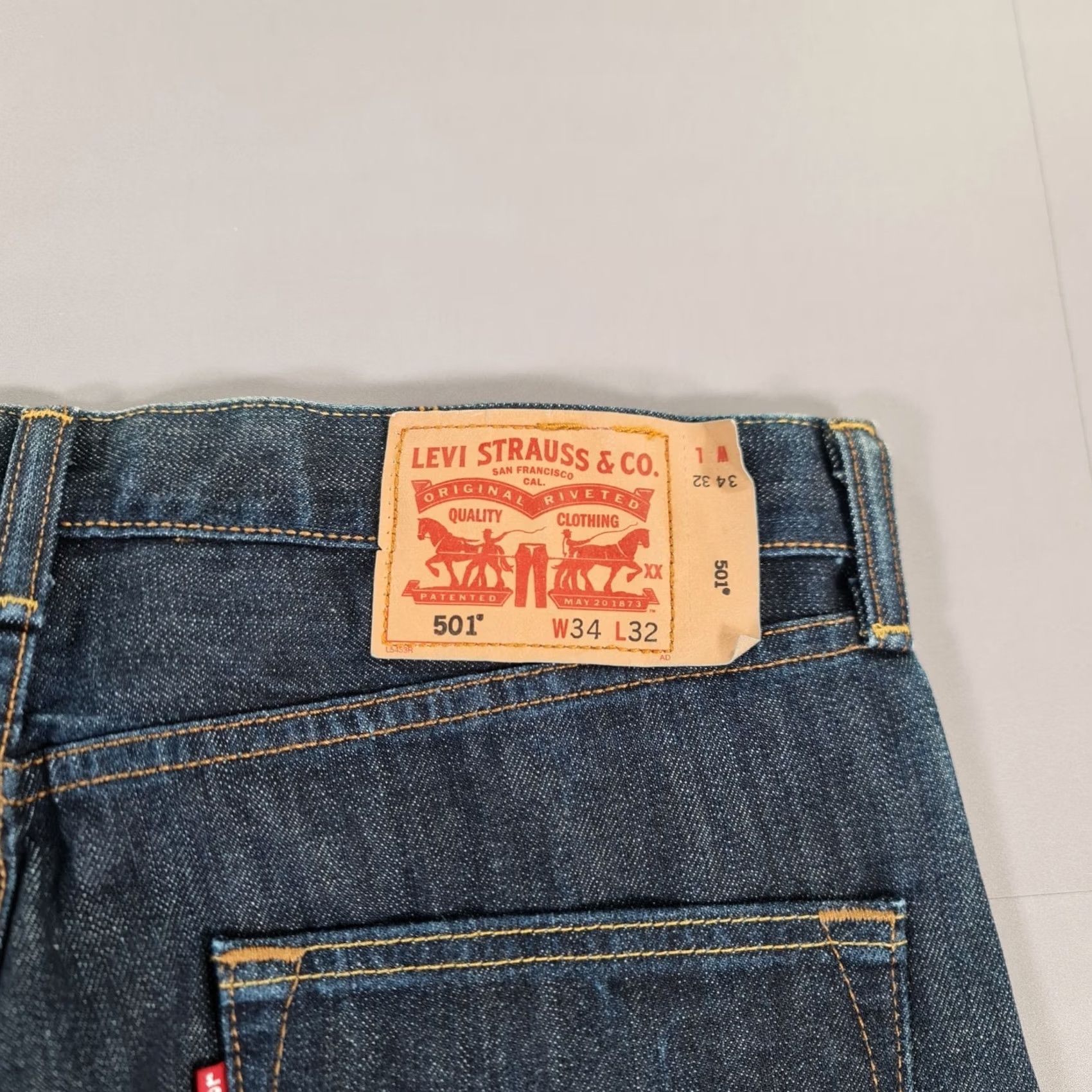 Levi's Levi's 501 Jeans Blue Regular Fit Straight Leg Button Fly Denim 34x32 Mens Vintage No 90s USA Front Pockets Comfort 100% Cotton Size US 34 / EU 50 - 7 Thumbnail