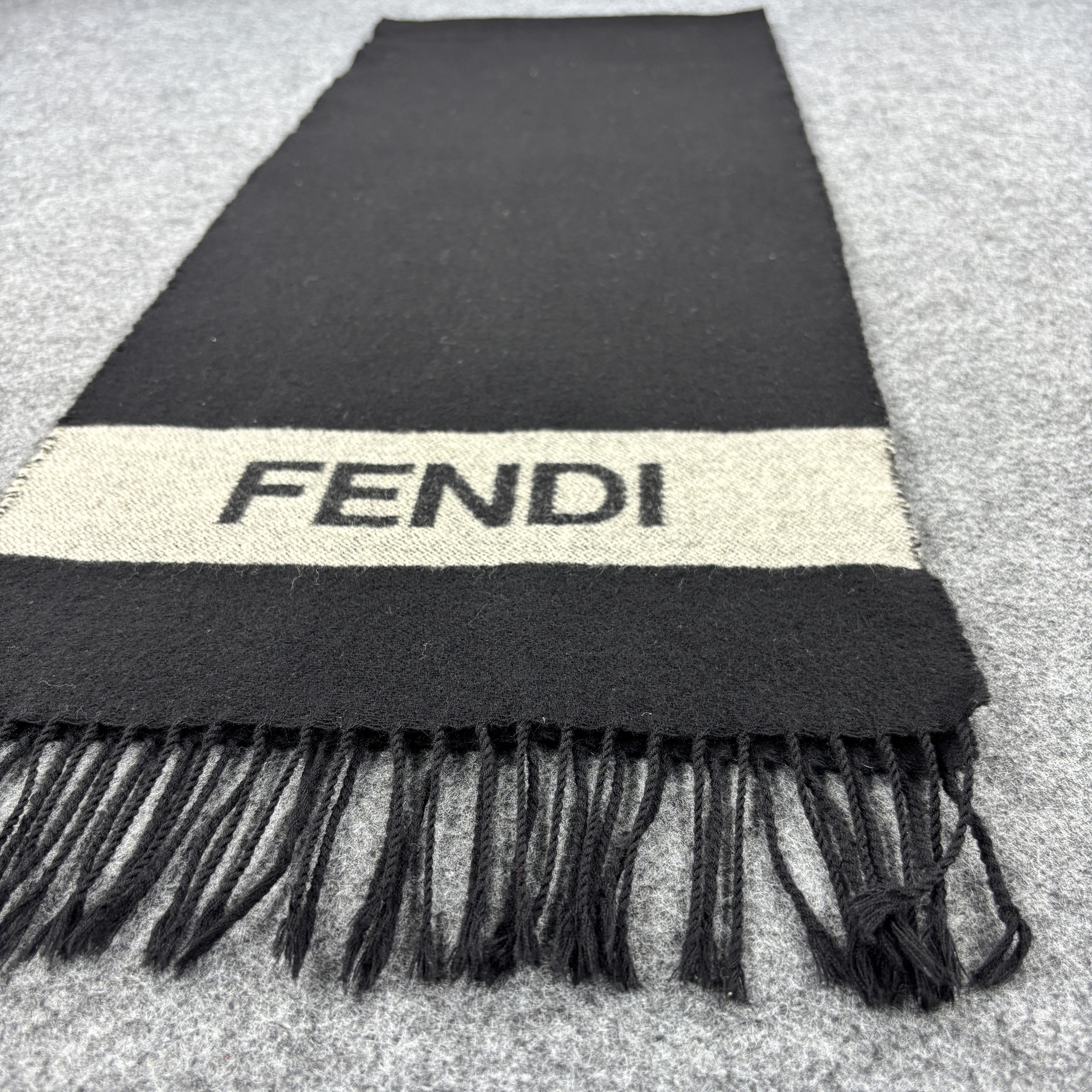 Fendi × Vintage GF10717 Fendi Scarf Neck Wear Muffler Nova Check Size ONE SIZE - 9 Thumbnail