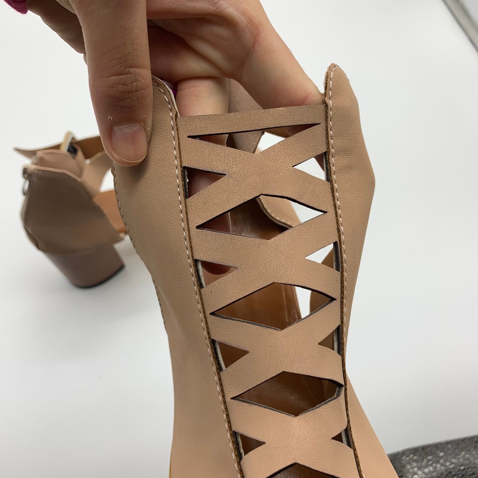 Other Women Heel Size 10 Beige Crisscross Block-Heel Sandal Size US 10 / IT 40 - 9 Thumbnail