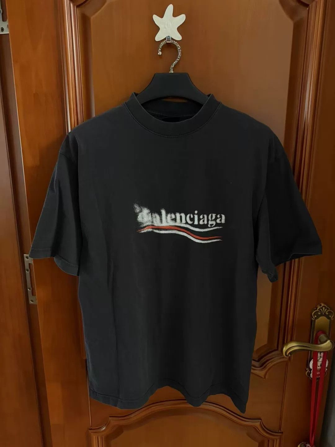 Balenciaga Balenciaga Black Wave Print T-shirt Size US S / EU 44-46 / 1 - 1 Thumbnail