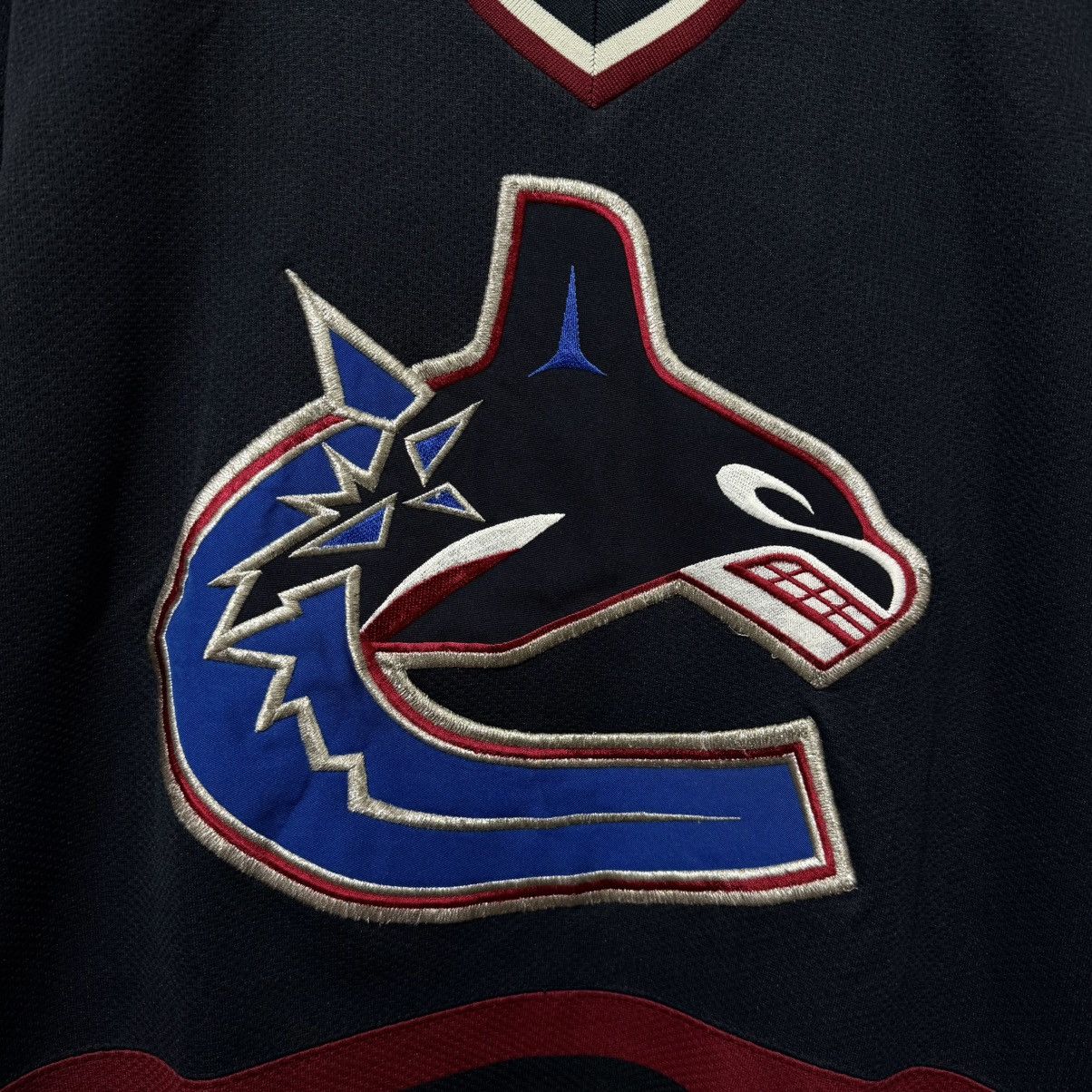 Starter Vintage nhl starter vancouver canucks hockey jersey Size US M / EU 48-50 / 2 - 4 Thumbnail