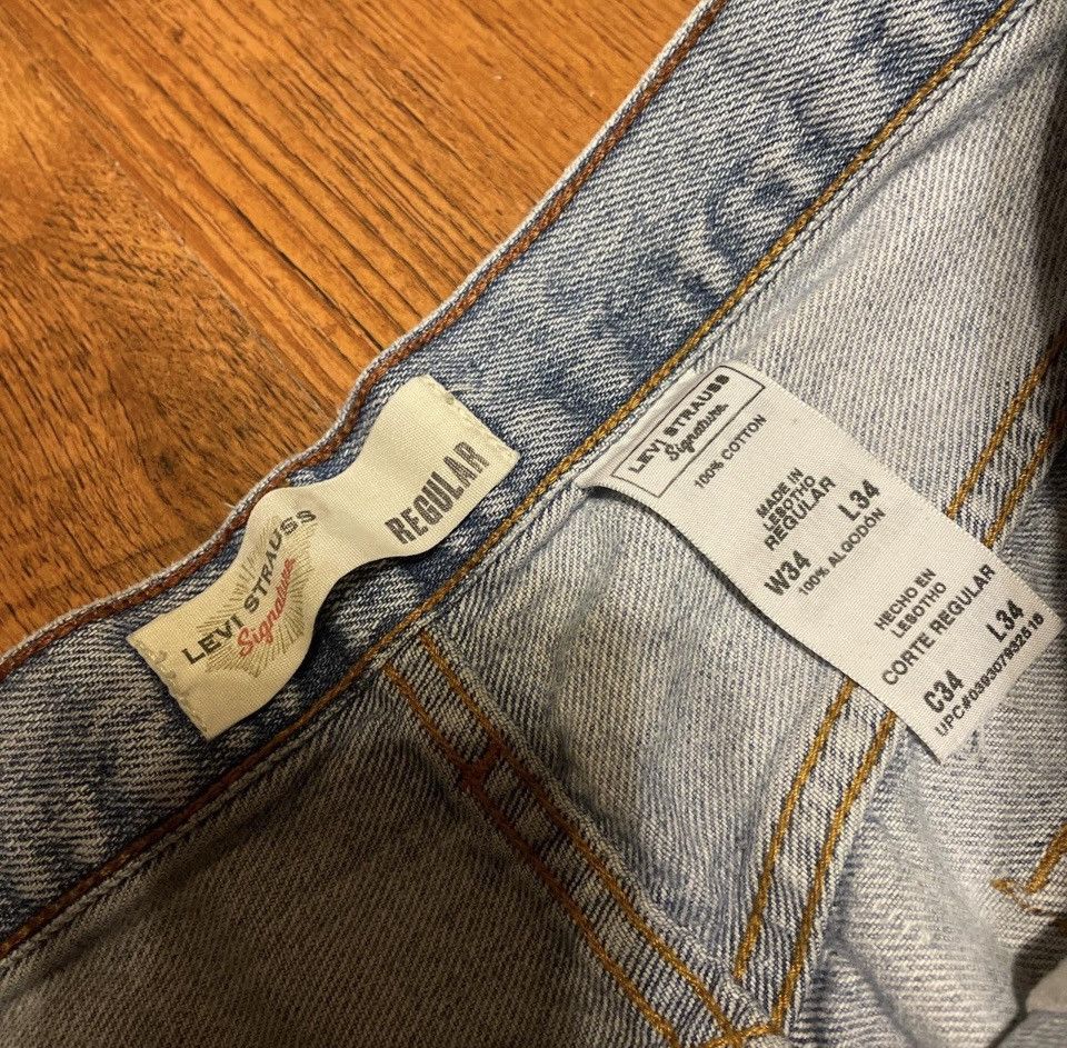 Levi's Vintage Levi’s Straight Leg Light Wash Distressed Jeans Size US 34 / EU 50 - 3 Thumbnail