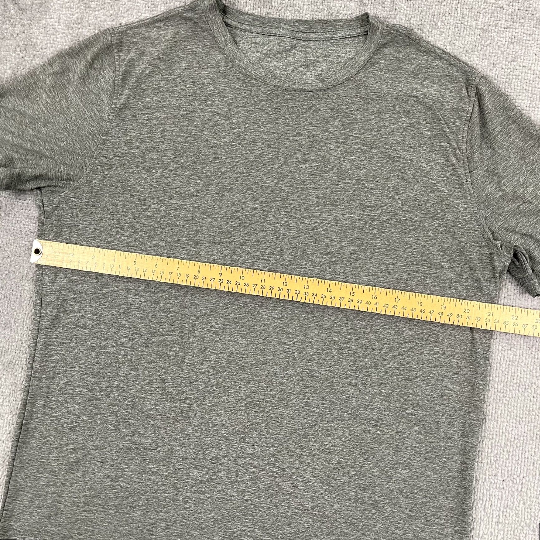 Vuori Vuori Strato Tech Shirt Mens Large Gray Performance Active Fitness Gym Short Sleeve Logo Vintage: No Size US L / EU 52-54 / 3 - 4 Thumbnail