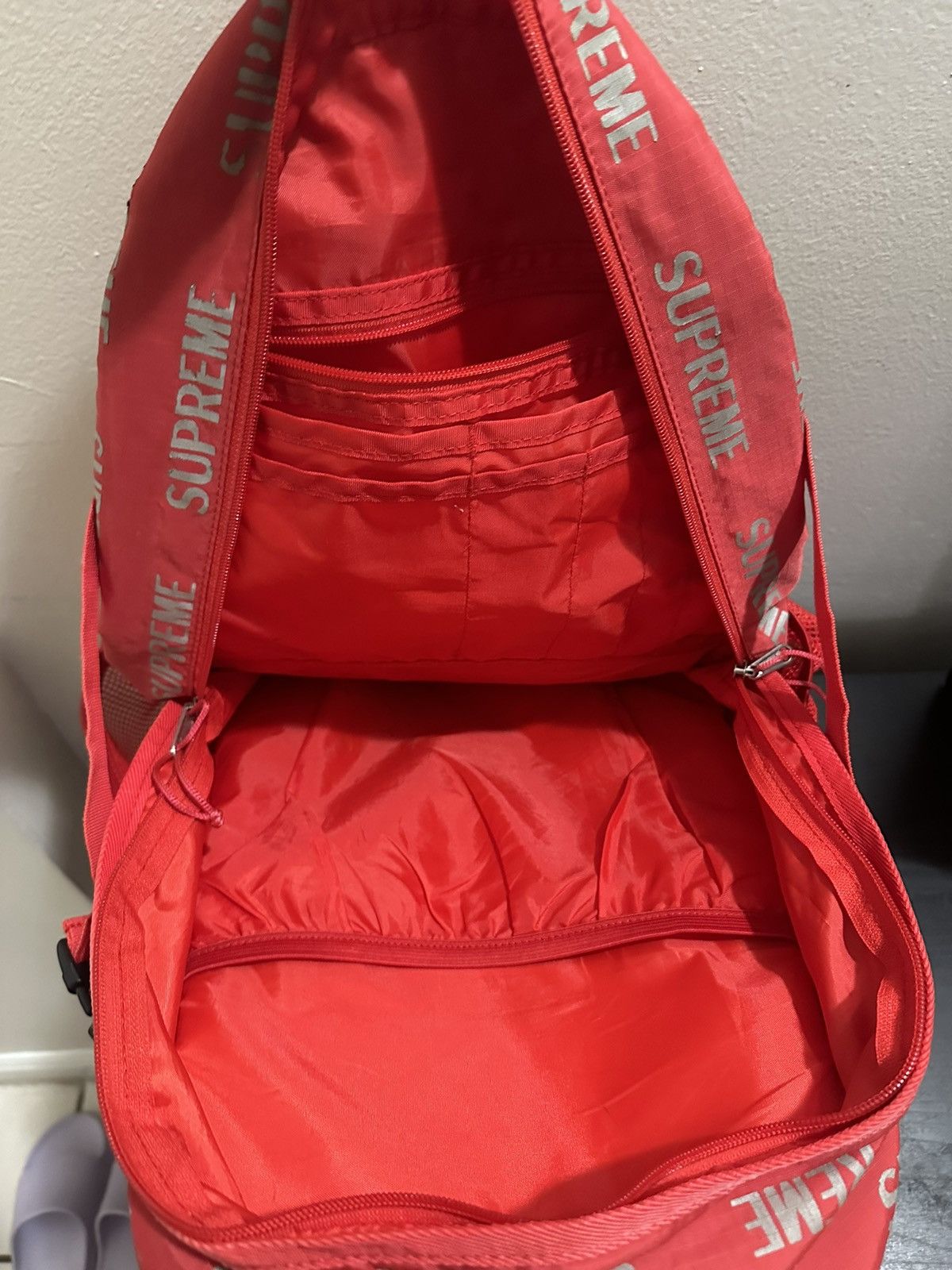 Supreme FW16 Supreme Reflective Repeat Logo Backpack Red Size ONE SIZE - 6 Thumbnail