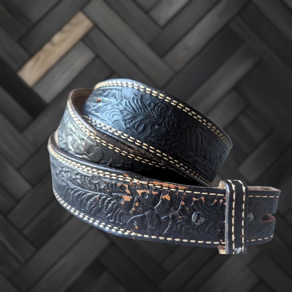 Vintage VINTAGE WESTERN belt Dona Allen leather COWHIDE 42 black Acorns handcrafter Buckle USA Mens Belt Size 42 - 1 Thumbnail