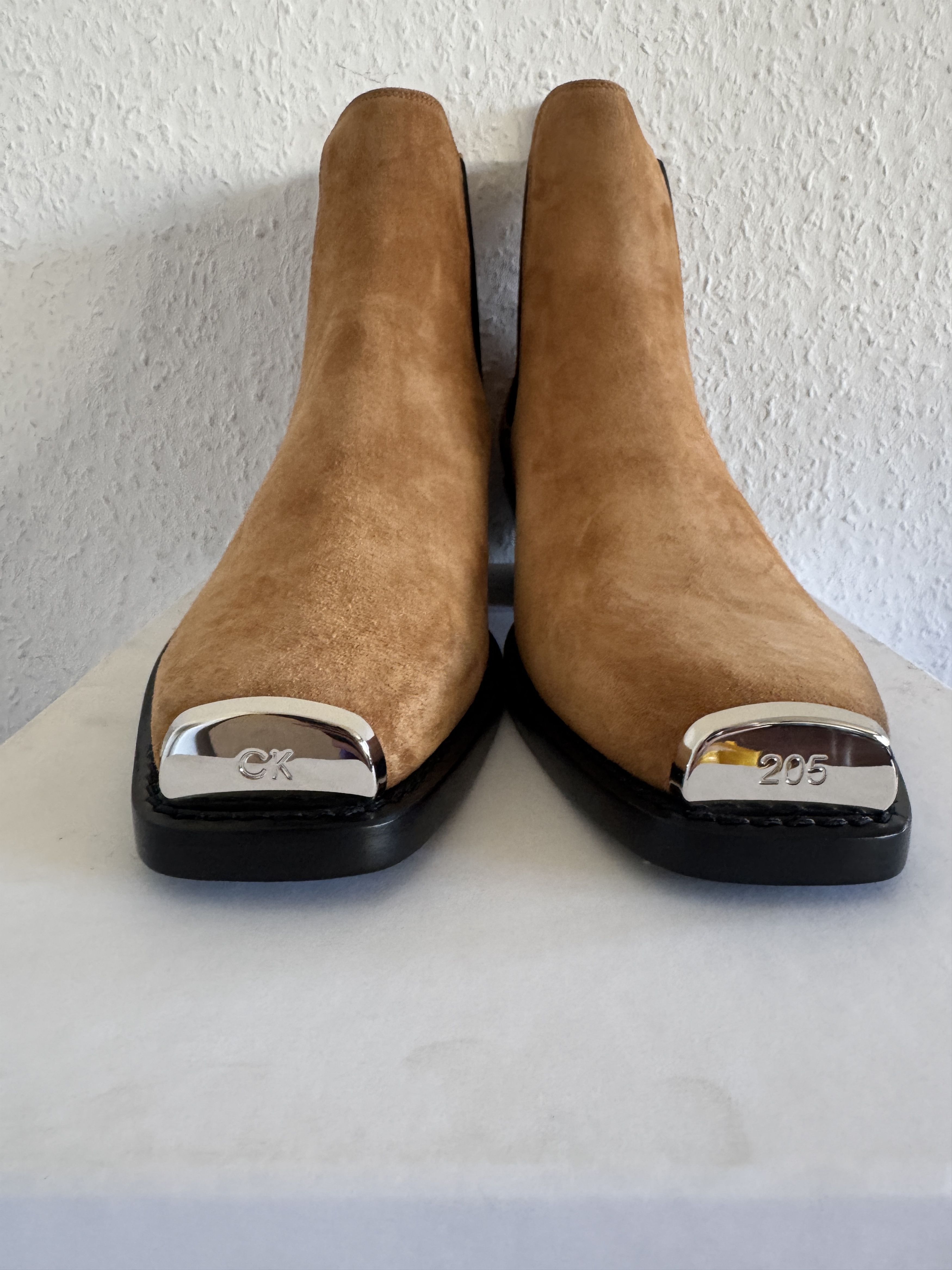 Calvin Klein 205W39NYC Walnut Suede Chelsea Boot Size US 11 / EU 44 - 2 Thumbnail