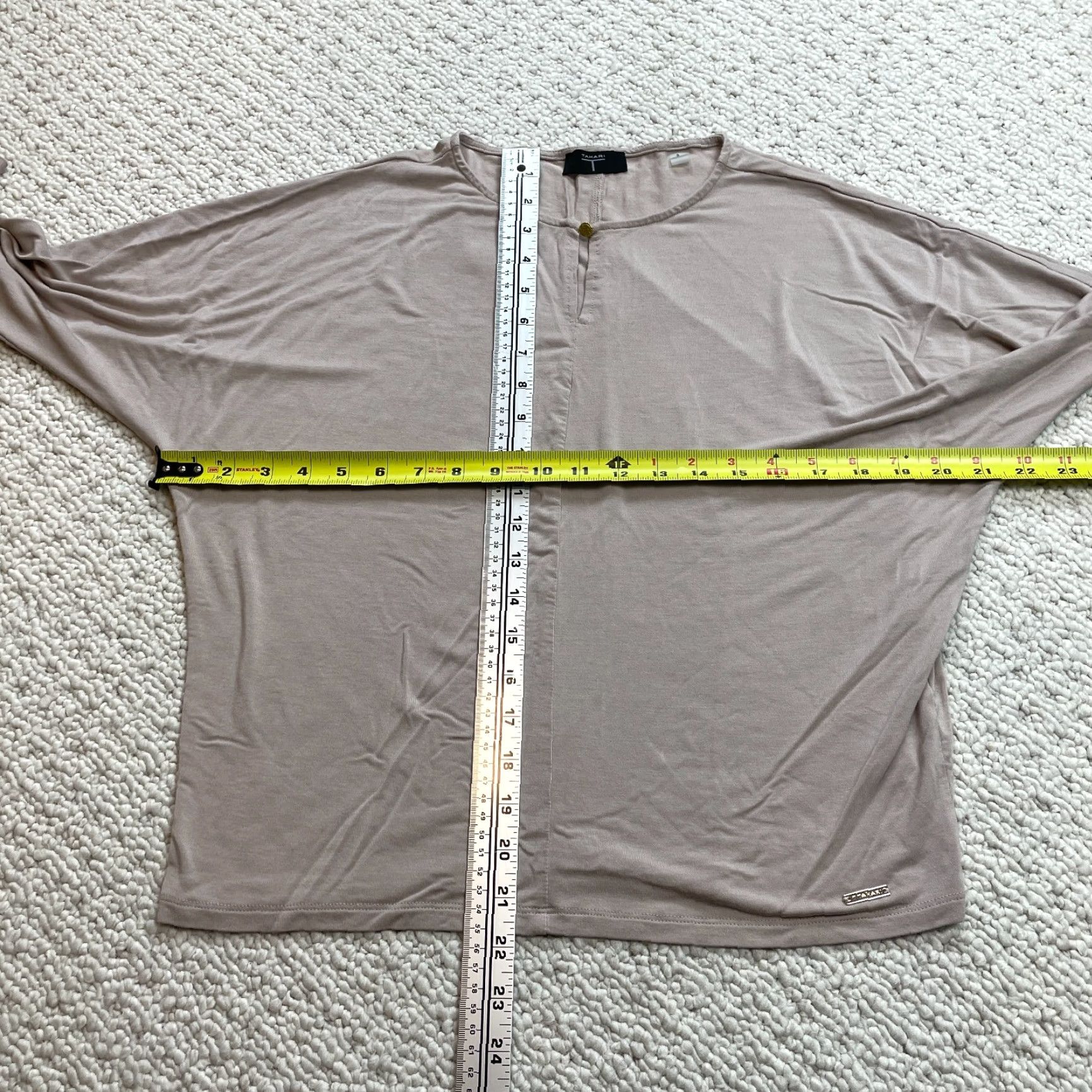 Vintage T Tahari Shirt Womens Small Beige Long Sleeve Keyhole Neck Top Micromodal Soft Size S / US 4 / IT 40 - 6 Thumbnail
