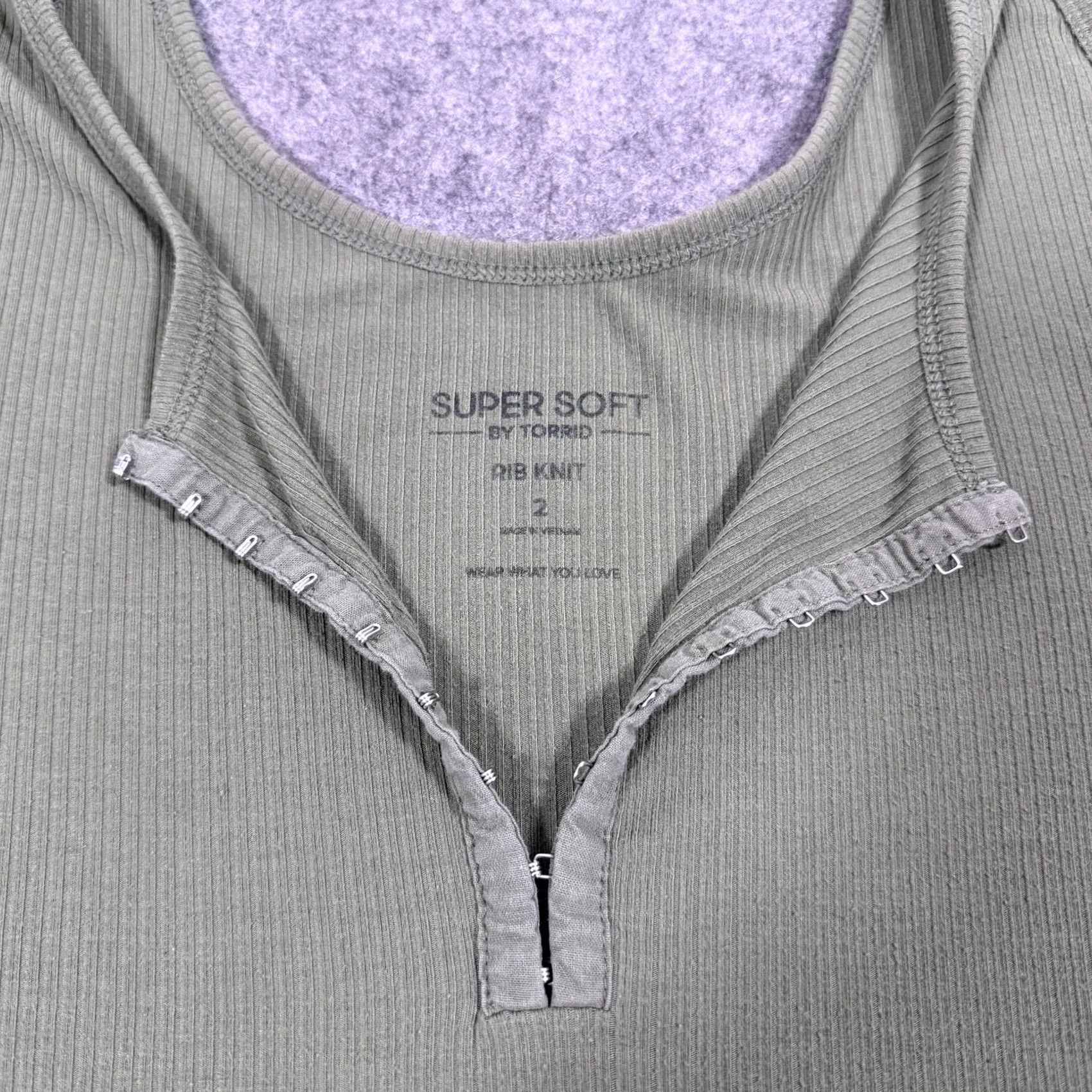 Torrid Torrid Green Tank Top Women's Size 2 Casual Pullover Rib Knit Stretch Super Soft Size XS / US 0-2 / IT 36-38 - 5 Thumbnail