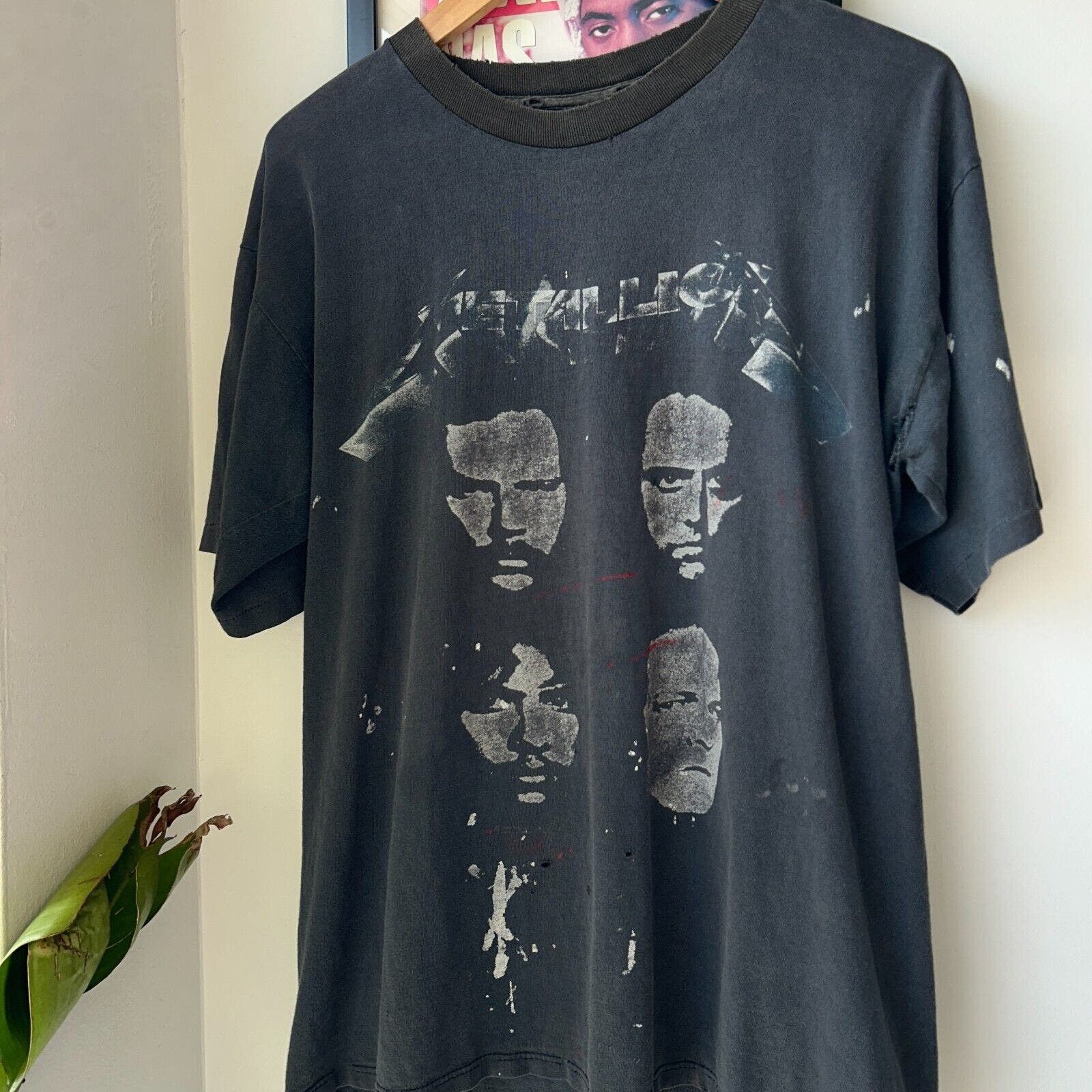 Metallica VINTAGE 1991 | Metallica Black Tour Thrashed Band T-Shirt L Size US L / EU 52-54 / 3 - 2 Thumbnail