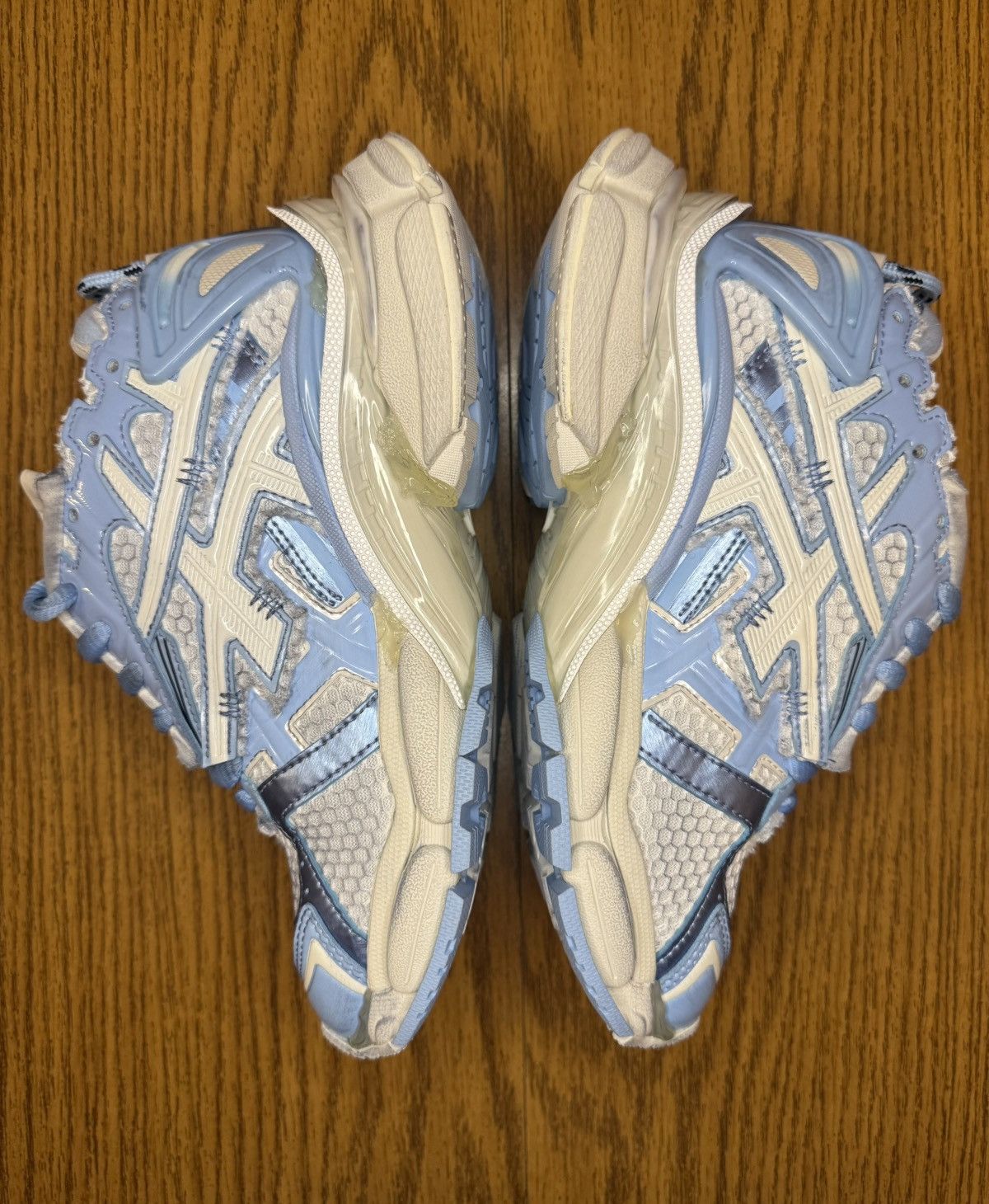 Balenciaga Balenciaga Runner Sneaker (Light Blue/White) Size US 4 / IT 34 - 4 Thumbnail