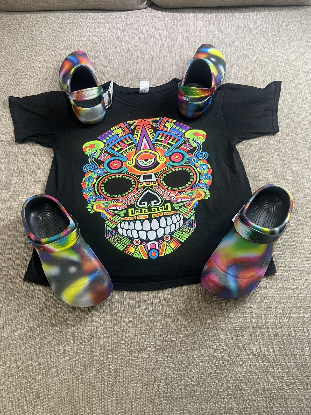 Crocs Crocs Tie Dye Size US 12 / EU 45 - 1 Thumbnail