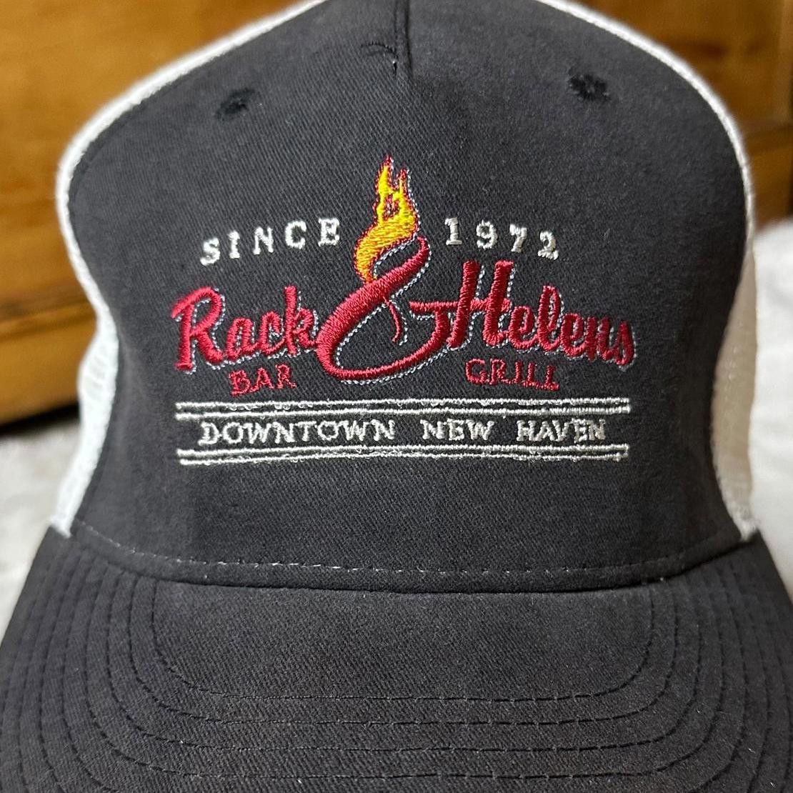 New Era × Vintage Vintage New Era Trucker Cap Rack & Helens Bar Grill Snapback Size ONE SIZE - 3 Thumbnail