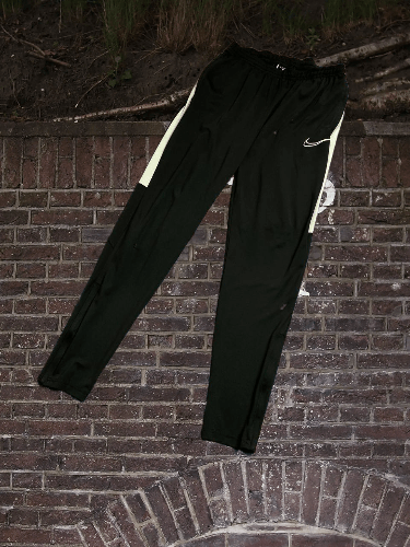 Nike × Vintage NIKE NYLON VINTAGE Y2K OVERSIZE FIT PANTS SWEATPANTS Size US 32 / EU 48 - 1 Thumbnail