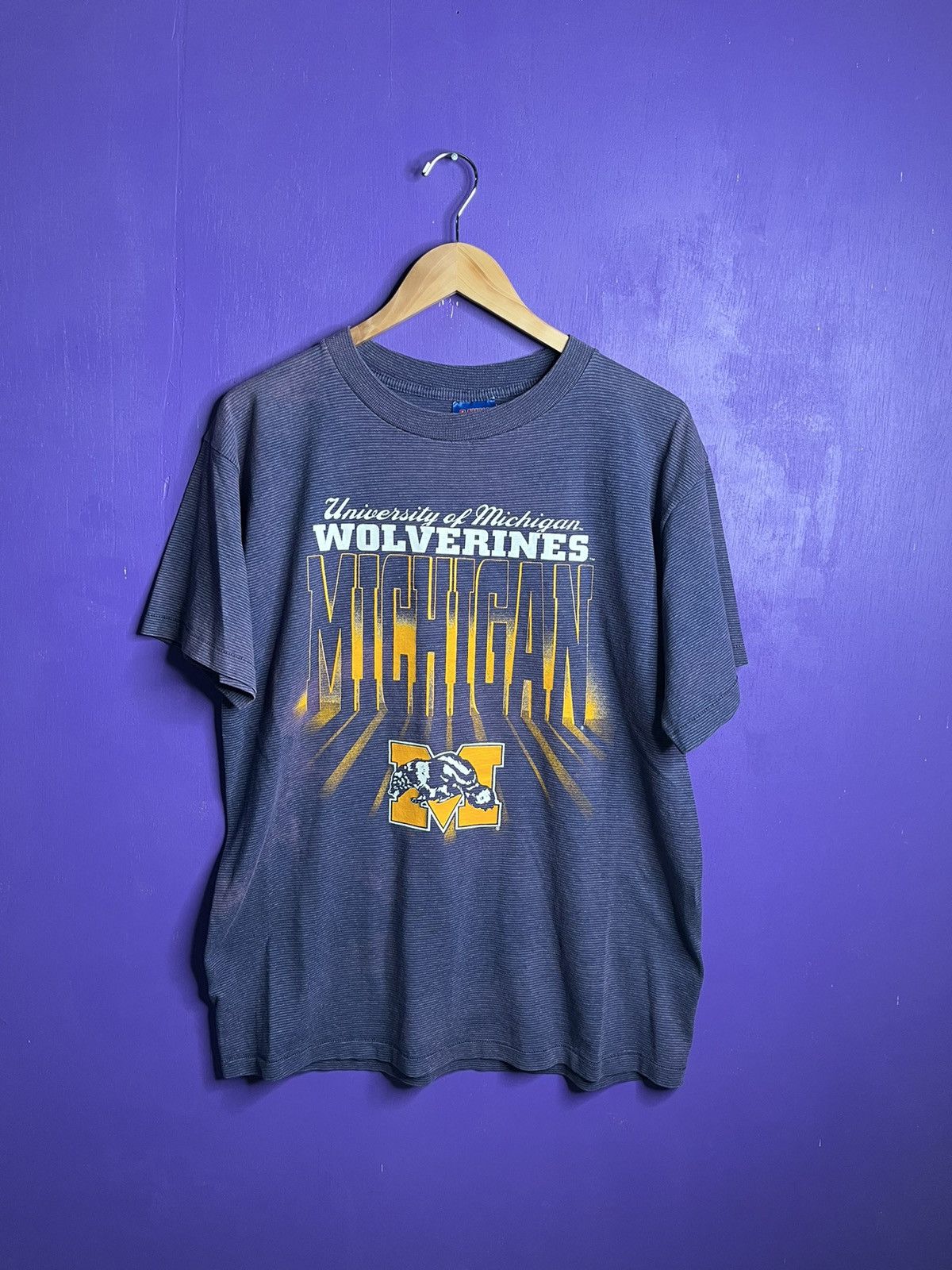 Vintage Vintage 90s Michigan wolverines striped t-shirt Size US L / EU 52-54 / 3 - 1 Thumbnail