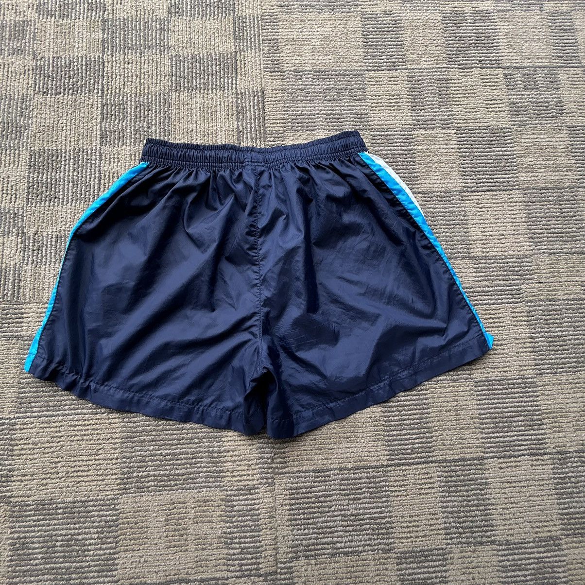 Nike Nike Vtg Y2K Windbreaker Nylon Embroidered Swoosh Shorts Size 30" / US 8 / IT 44 - 9 Thumbnail